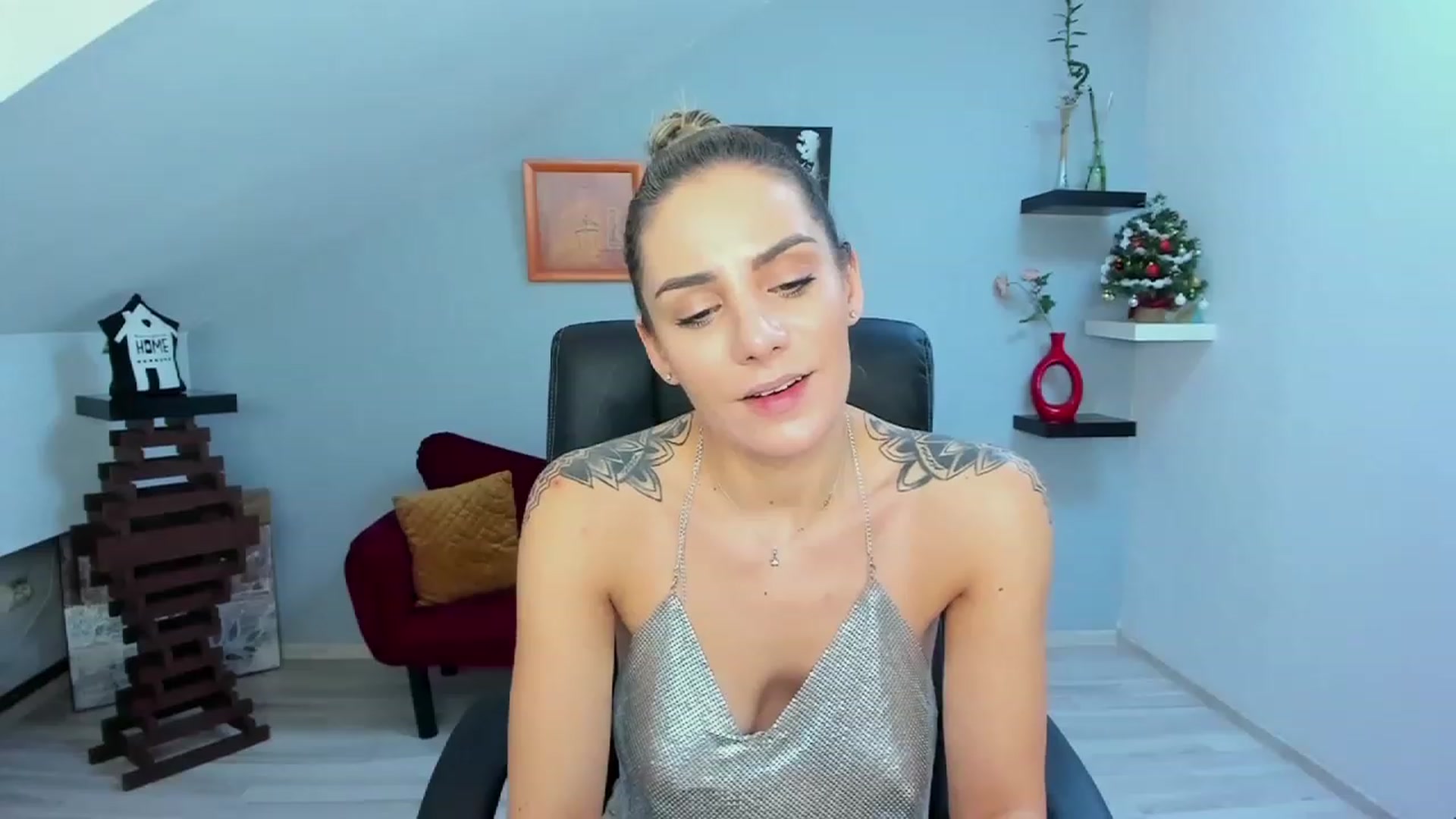 Gallery image thumbnail from SavvyIvy's myfreecams stream on, 12/19/2022, 10:32 image 5 of 20