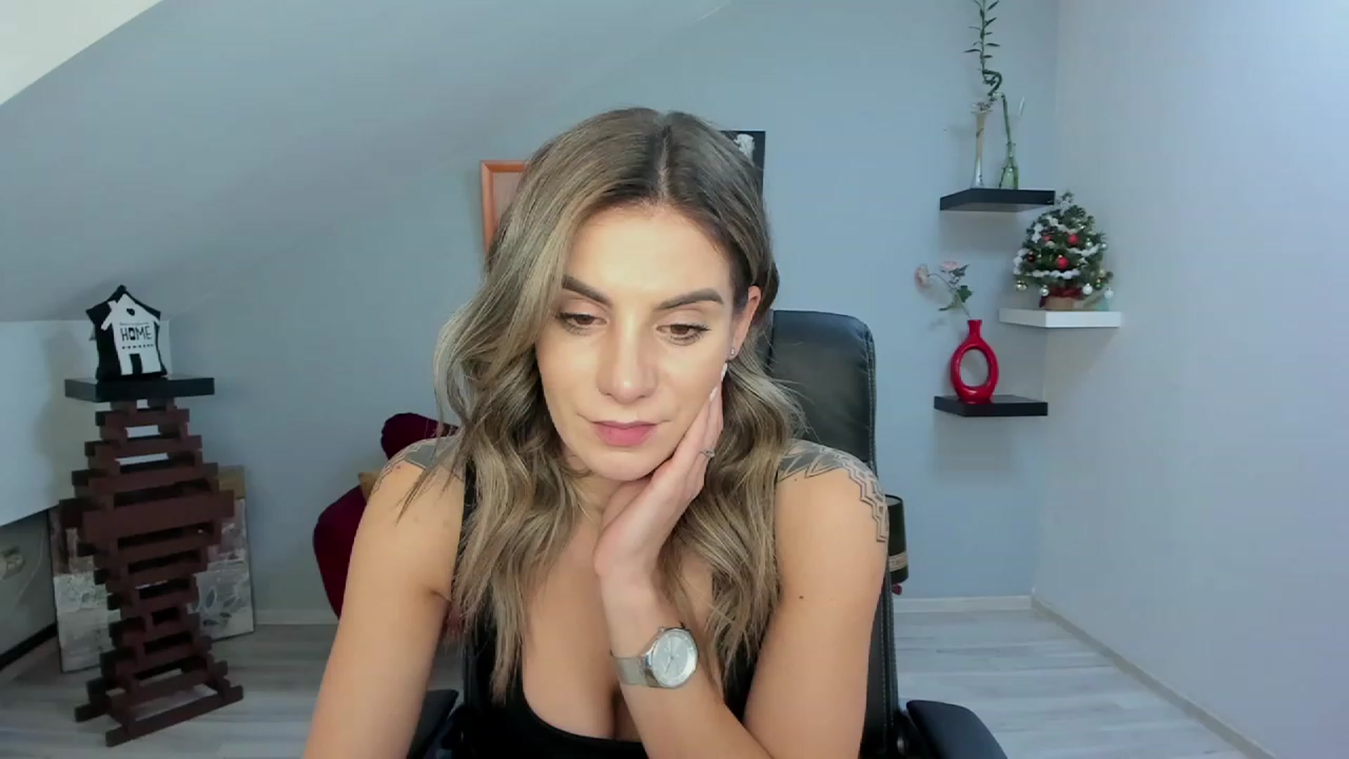 Gallery image thumbnail from SavvyIvy's myfreecams stream on, 12/20/2022, 10:49 image 10 of 20