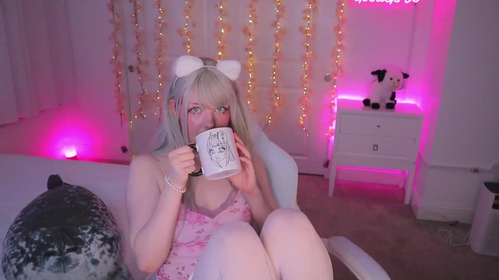 Gallery image thumbnail from SayGoodGirl's myfreecams stream on, 08/06/2023, 02:37 image 4 of 20