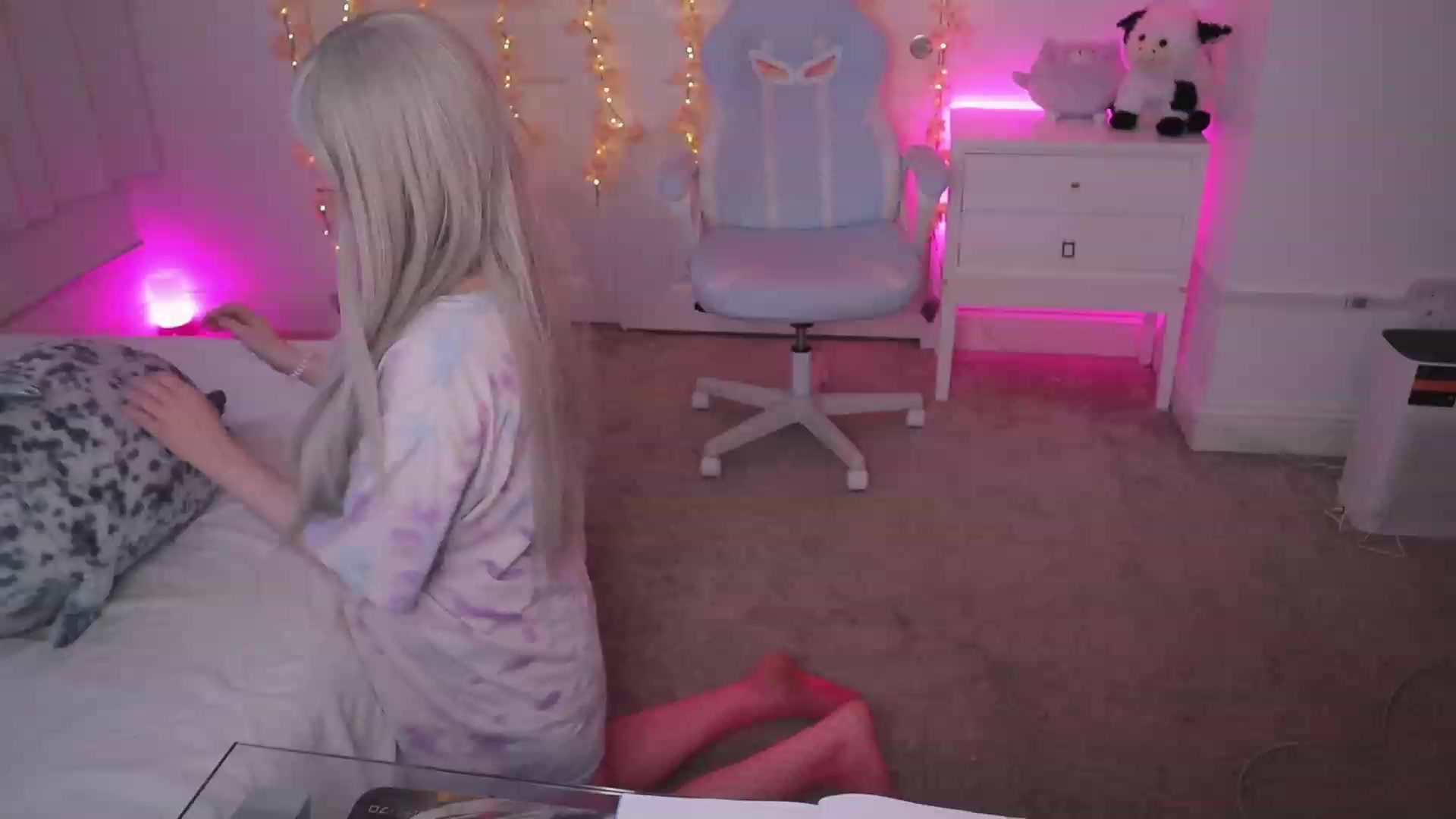 Gallery image thumbnail from SayGoodGirl's myfreecams stream on, 08/18/2023, 03:05 image 8 of 20