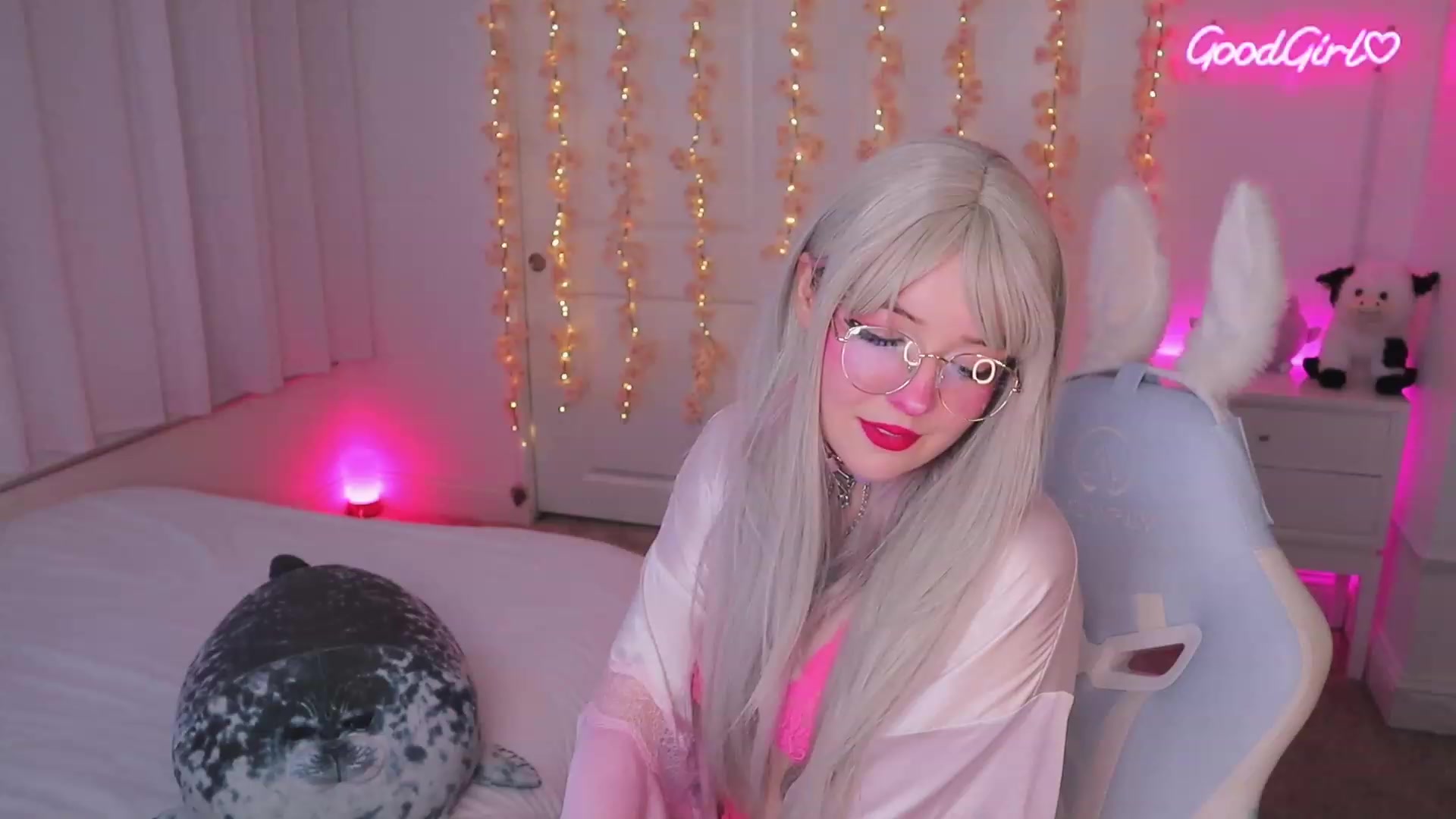 Gallery image thumbnail from SayGoodGirl's myfreecams stream on, 08/19/2023, 01:31 image 14 of 20
