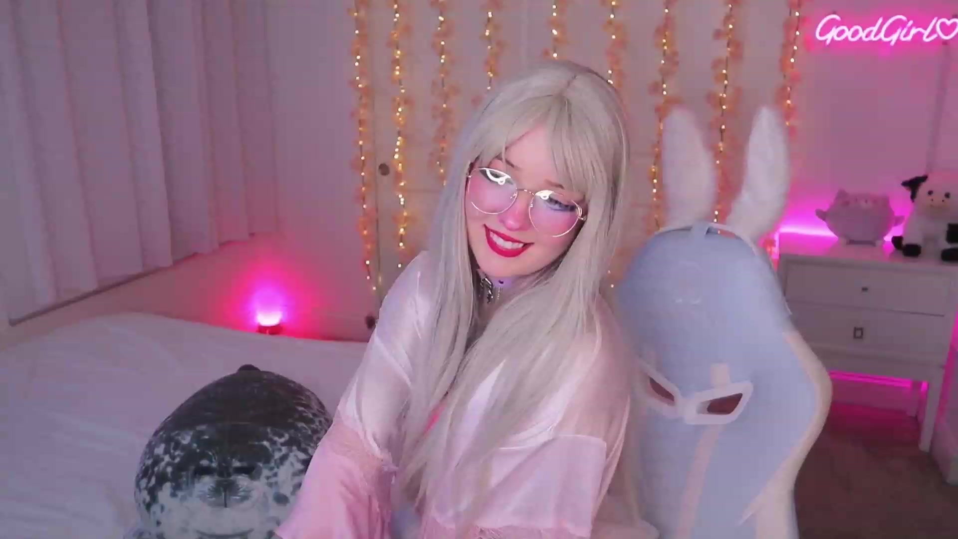Gallery image thumbnail from SayGoodGirl's myfreecams stream on, 08/19/2023, 03:18 image 1 of 20