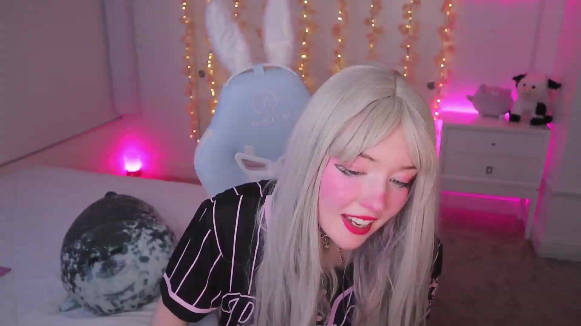 Gallery image thumbnail from SayGoodGirl's myfreecams stream on, 08/20/2023, 03:54 image 17 of 20
