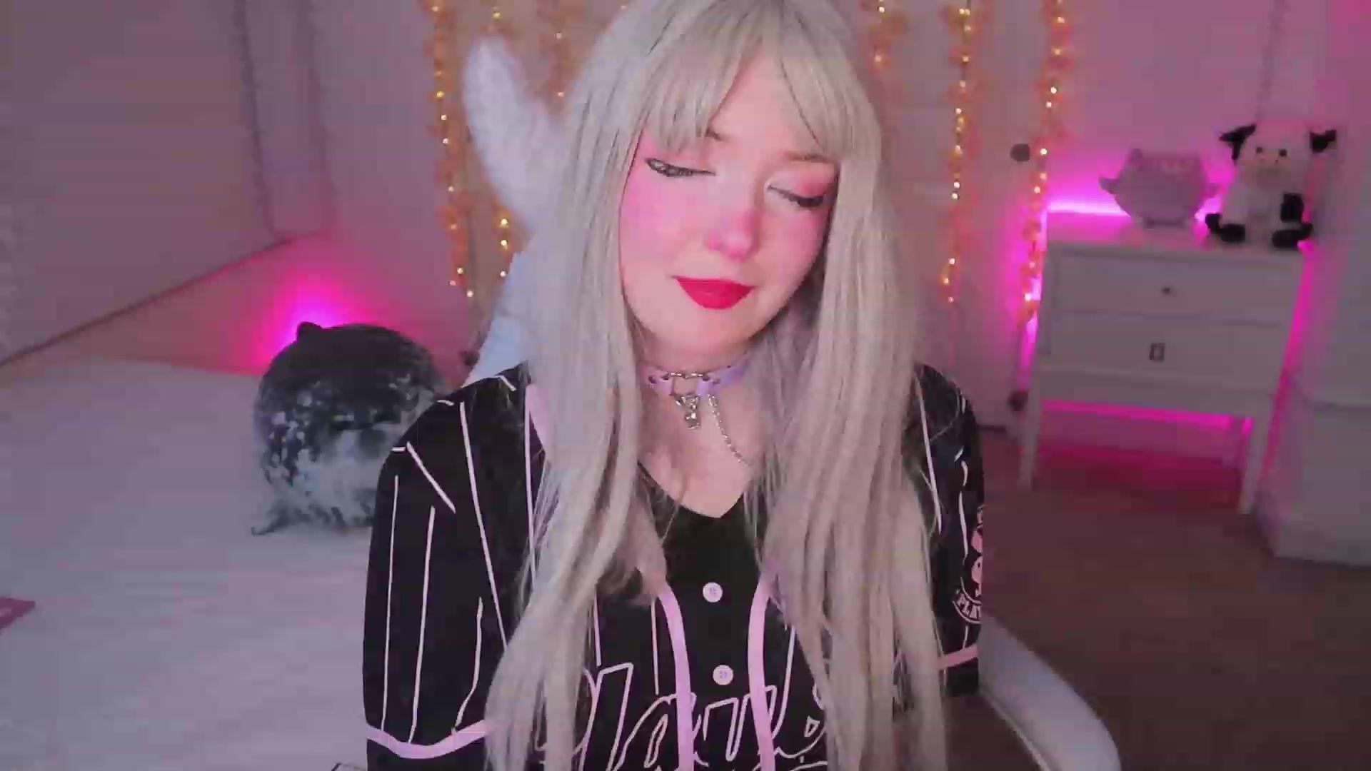 Gallery image thumbnail from SayGoodGirl's myfreecams stream on, 08/20/2023, 03:54 image 5 of 20