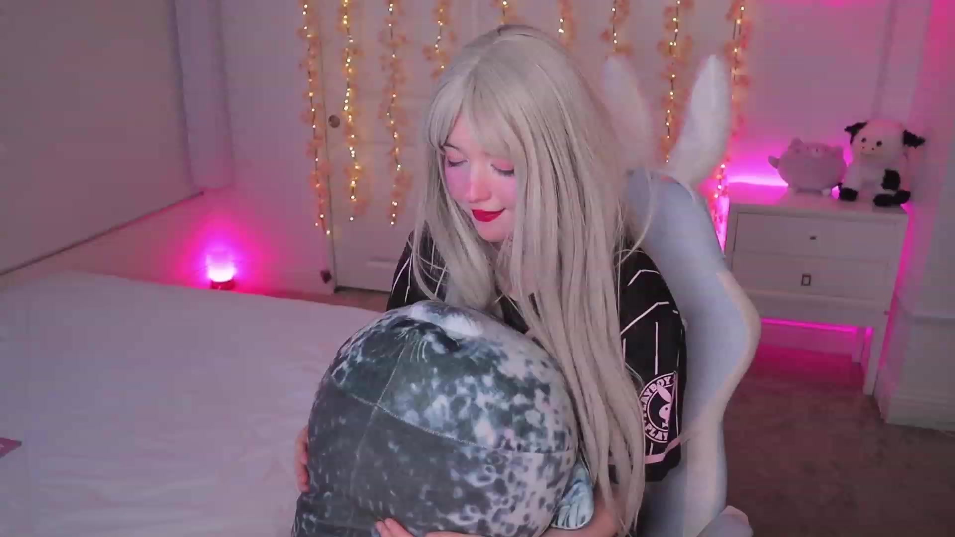 Gallery image thumbnail from SayGoodGirl's myfreecams stream on, 08/20/2023, 03:54 image 19 of 20