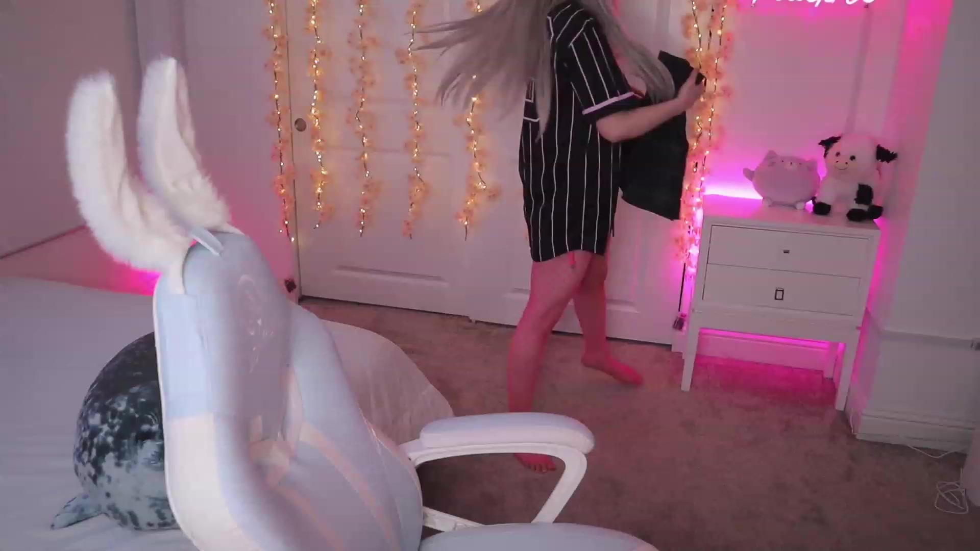 Gallery image thumbnail from SayGoodGirl's myfreecams stream on, 08/20/2023, 03:54 image 15 of 20