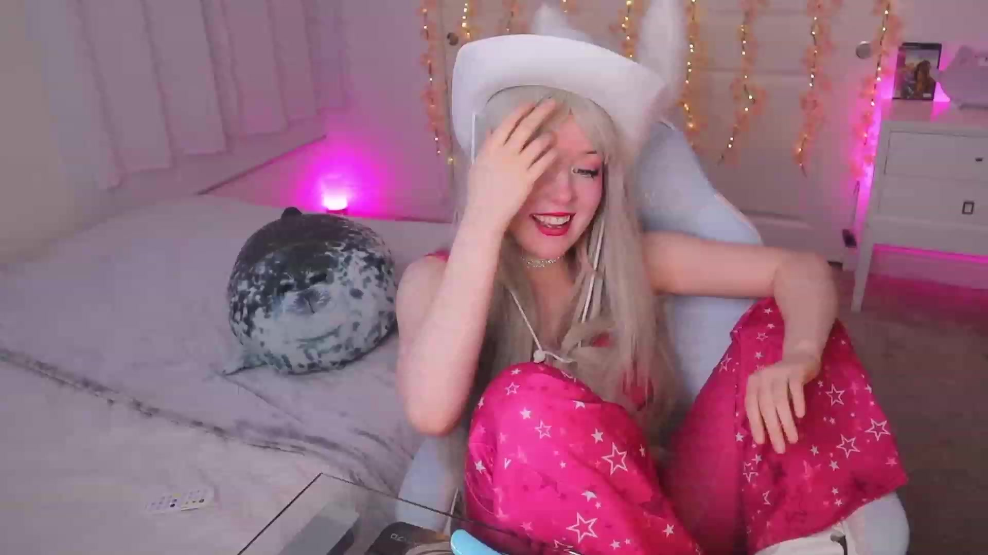 Gallery image thumbnail from SayGoodGirl's myfreecams stream on, 09/01/2023, 04:05 image 18 of 20
