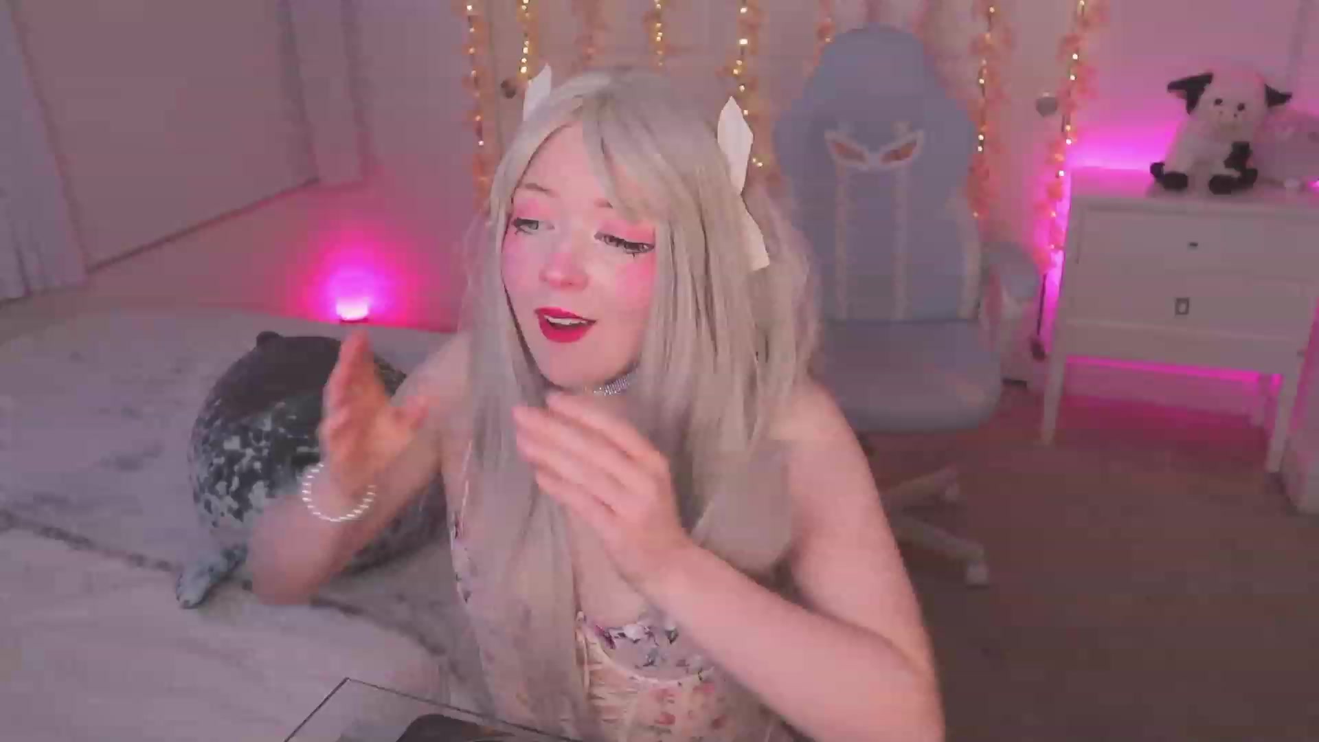 Gallery image thumbnail from SayGoodGirl's myfreecams stream on, 09/03/2023, 02:19 image 15 of 20