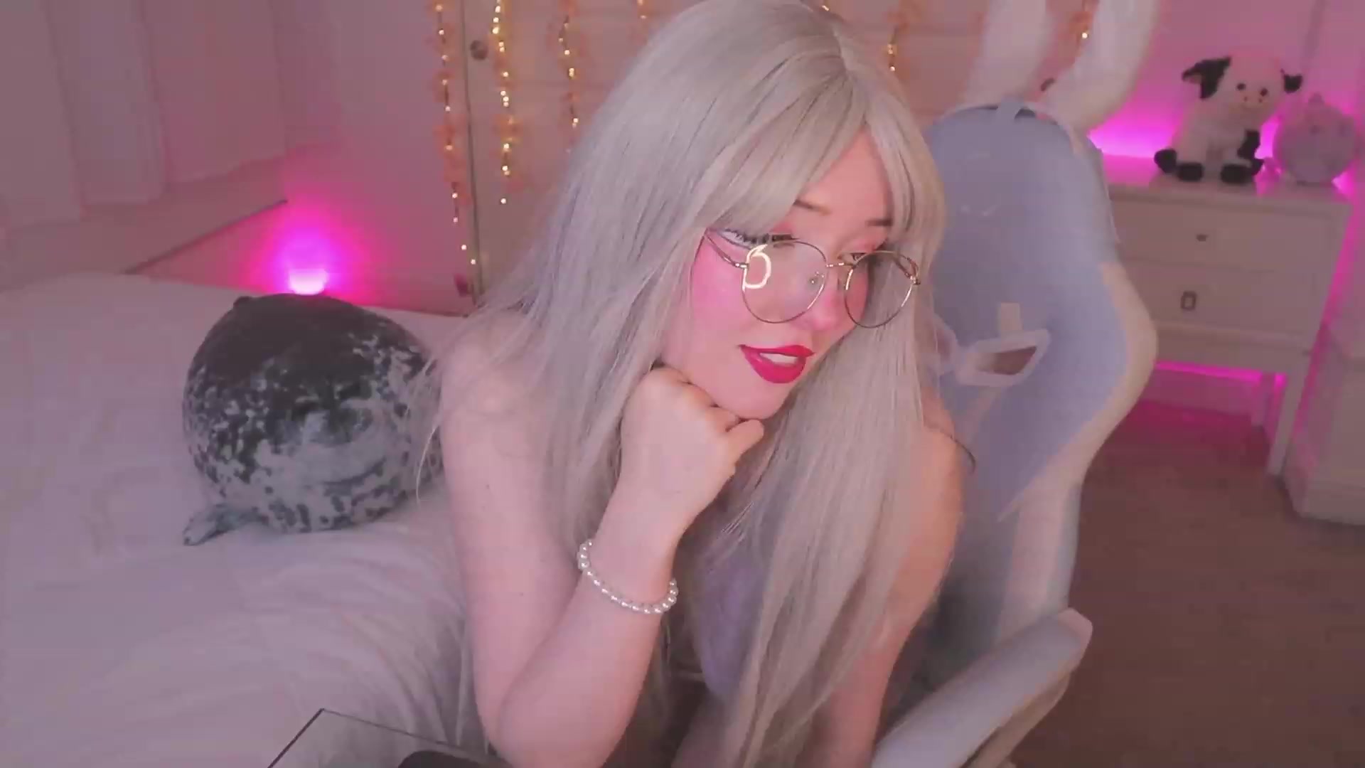 Gallery image thumbnail from SayGoodGirl's myfreecams stream on, 09/10/2023, 02:04 image 14 of 20