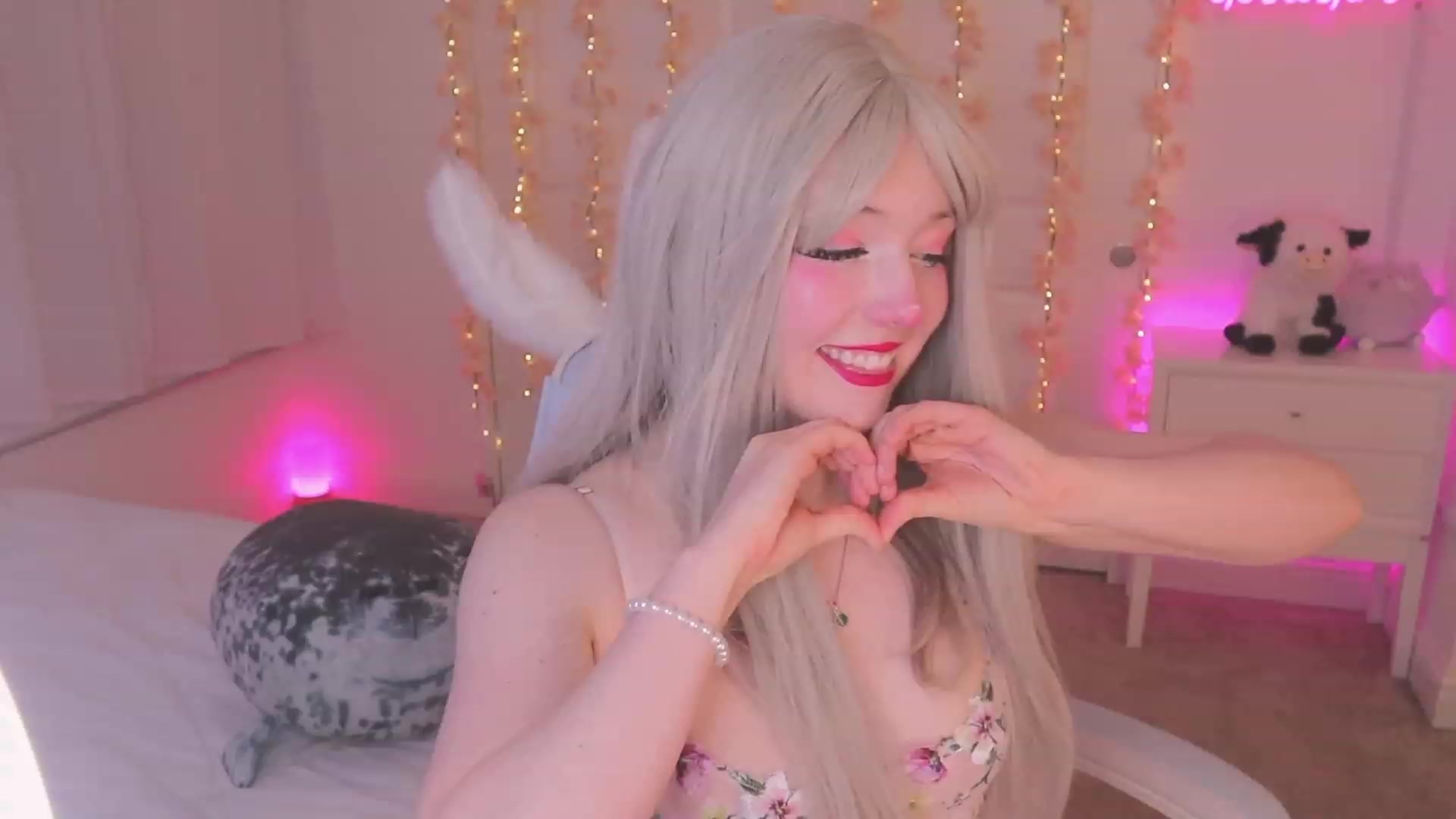 Gallery image thumbnail from SayGoodGirl's myfreecams stream on, 10/01/2023, 24:02 image 7 of 20