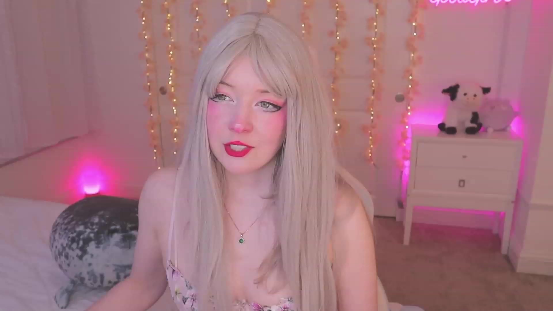 Gallery image thumbnail from SayGoodGirl's myfreecams stream on, 10/01/2023, 24:02 image 17 of 20