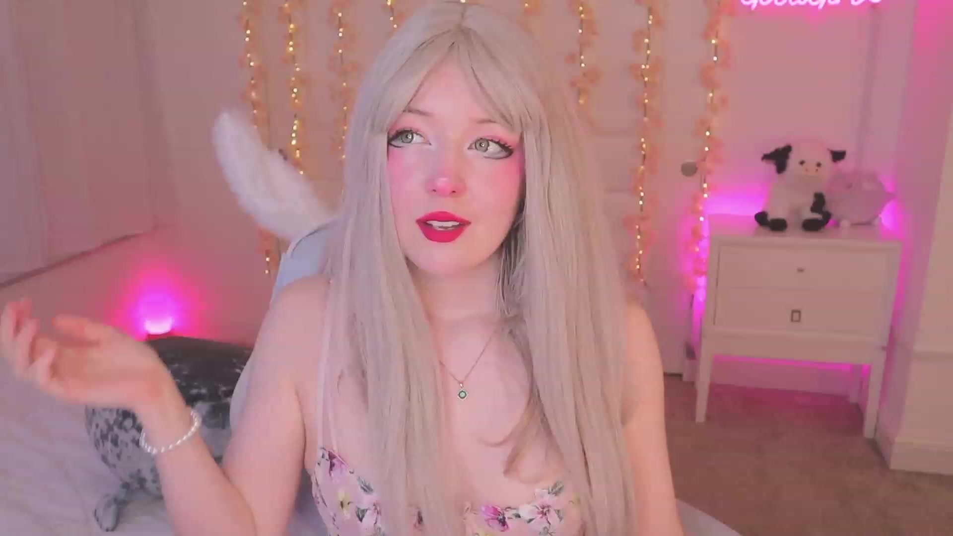 Gallery image thumbnail from SayGoodGirl's myfreecams stream on, 10/01/2023, 24:02 image 11 of 20