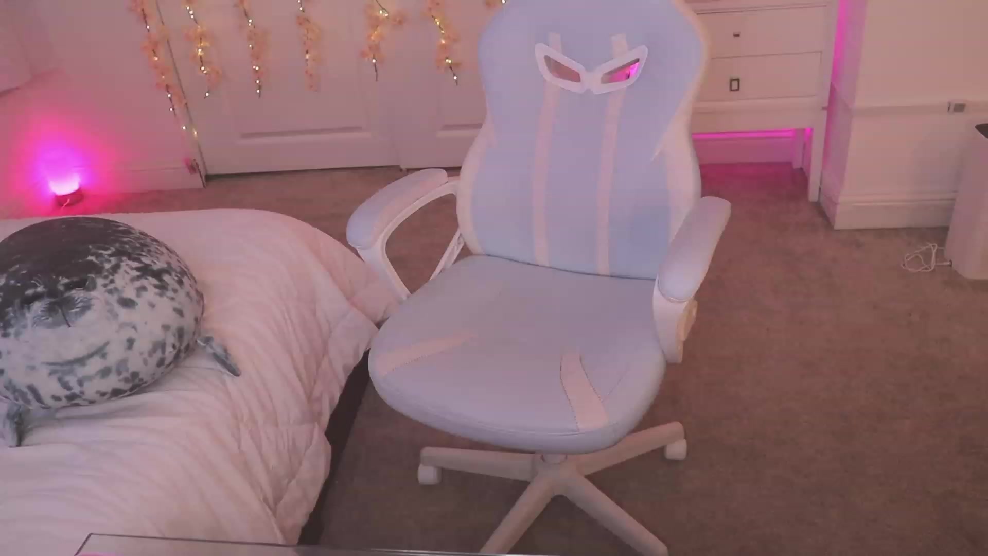 Gallery image thumbnail from SayGoodGirl's myfreecams stream on, 10/01/2023, 03:56 image 10 of 20
