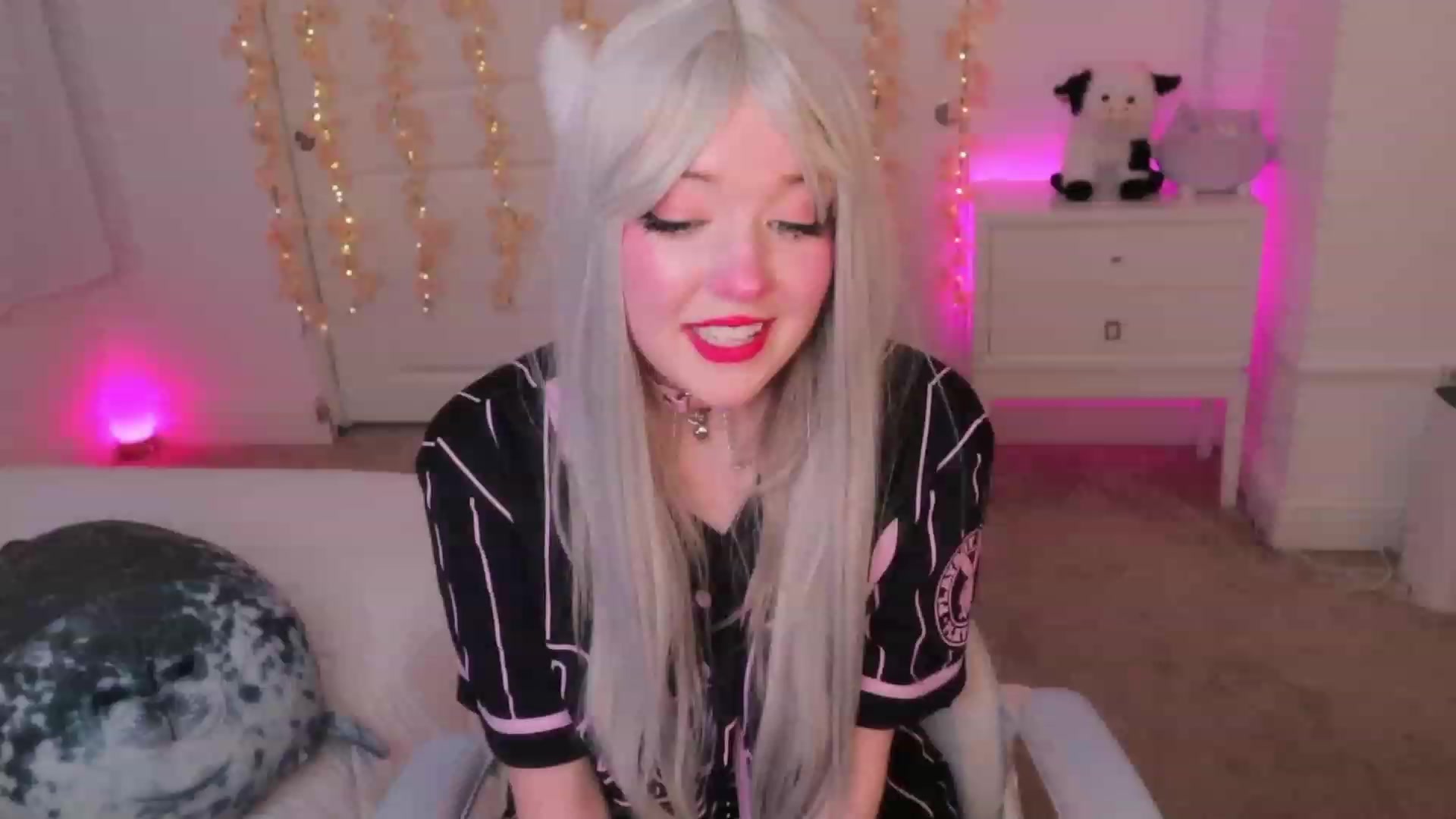 Gallery image thumbnail from SayGoodGirl's myfreecams stream on, 10/12/2023, 01:33 image 6 of 20