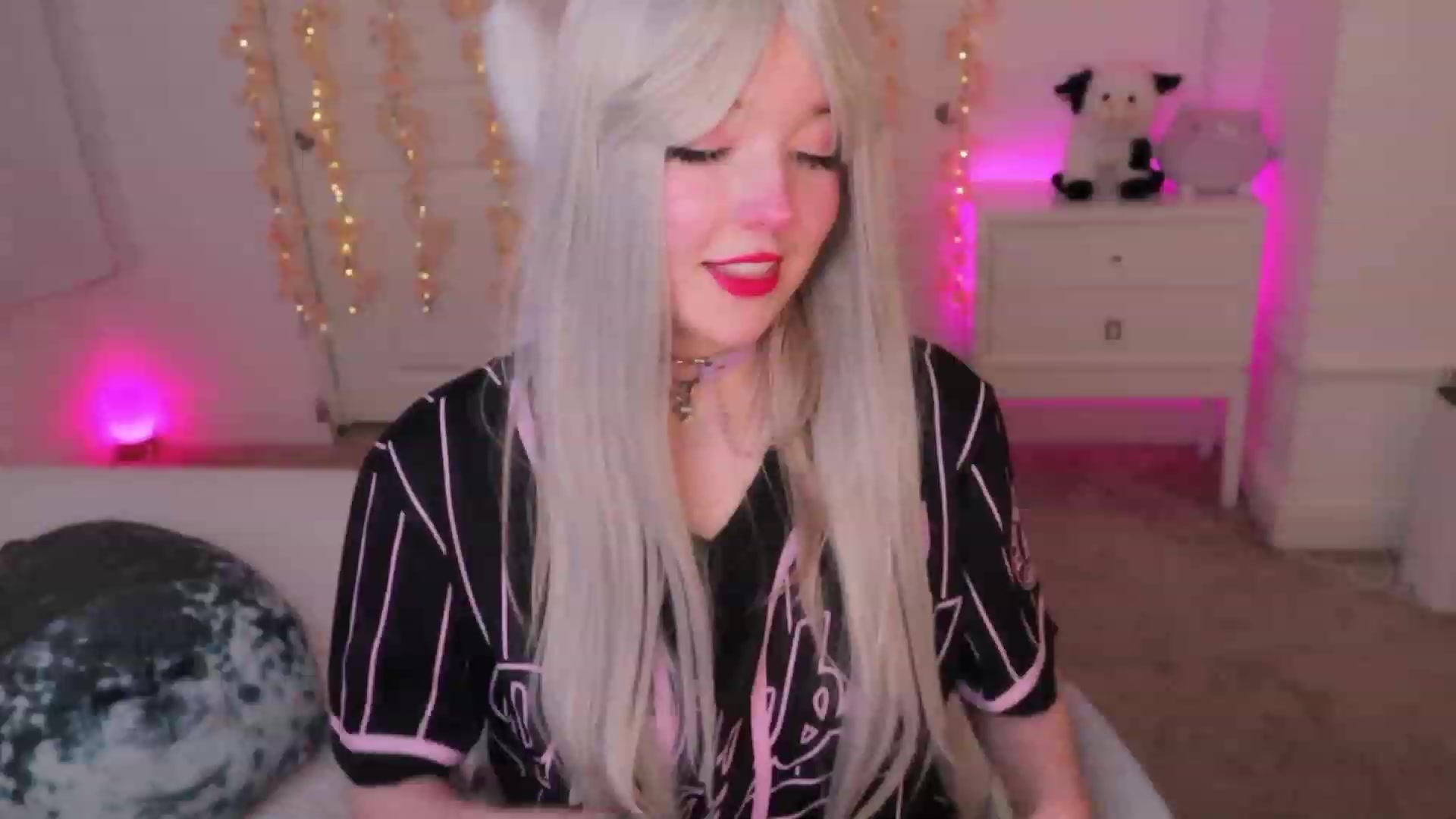 Gallery image thumbnail from SayGoodGirl's myfreecams stream on, 10/12/2023, 01:33 image 18 of 20