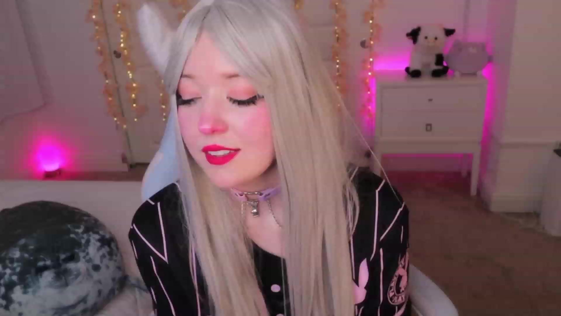 Gallery image thumbnail from SayGoodGirl's myfreecams stream on, 10/12/2023, 01:33 image 15 of 20
