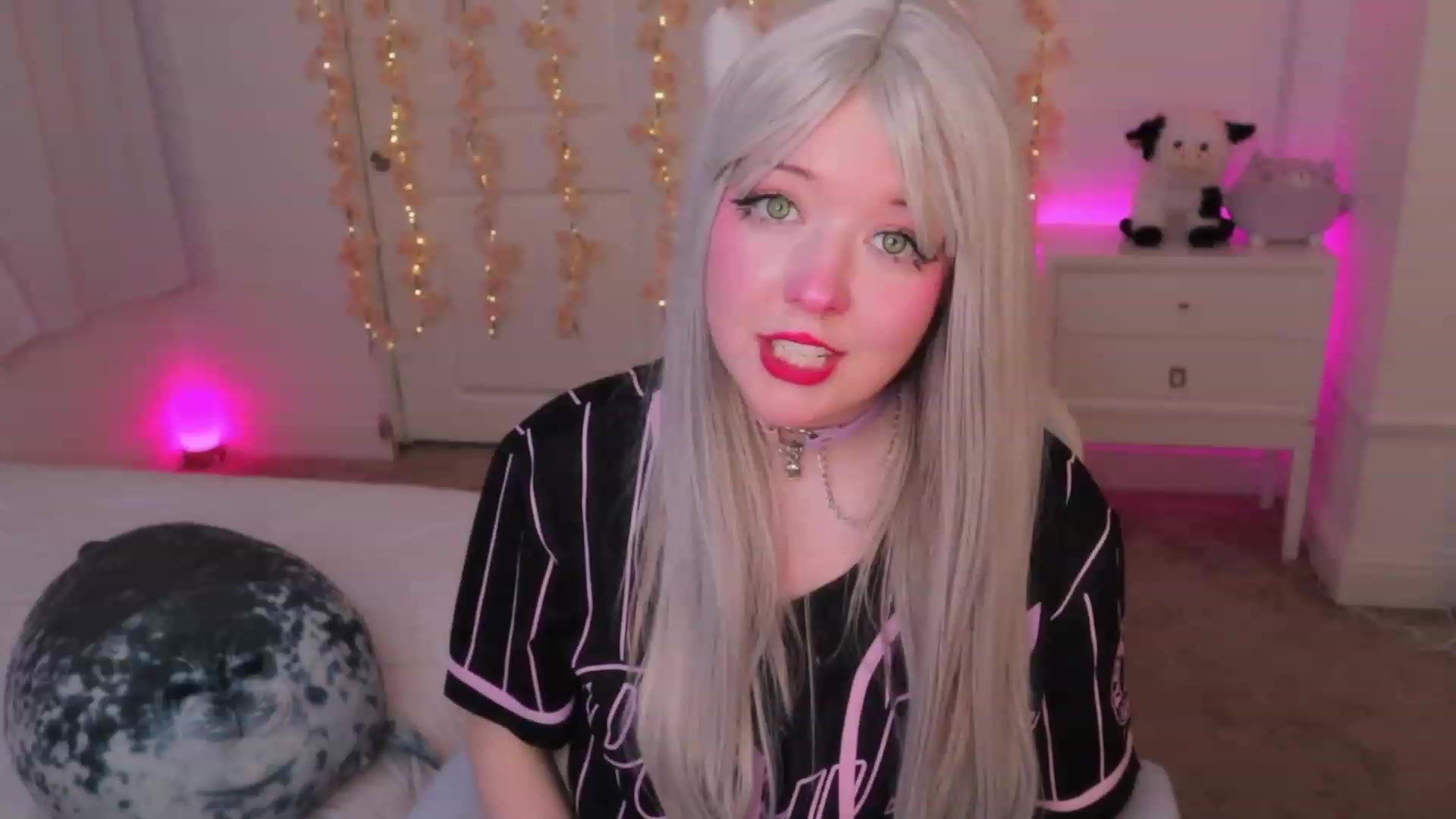 Gallery image thumbnail from SayGoodGirl's myfreecams stream on, 10/12/2023, 03:33 image 15 of 20