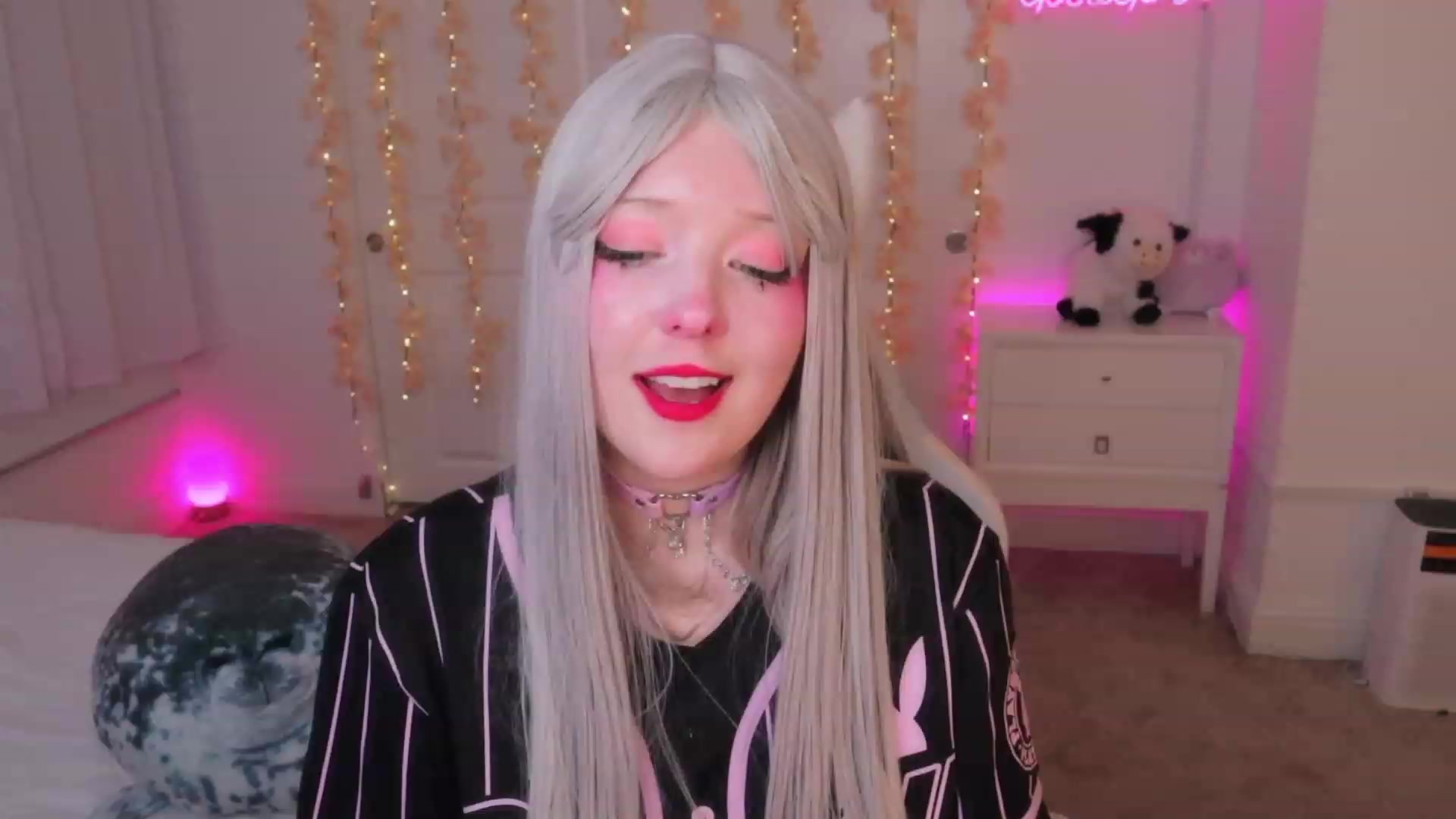 Gallery image thumbnail from SayGoodGirl's myfreecams stream on, 11/14/2023, 04:38 image 16 of 20