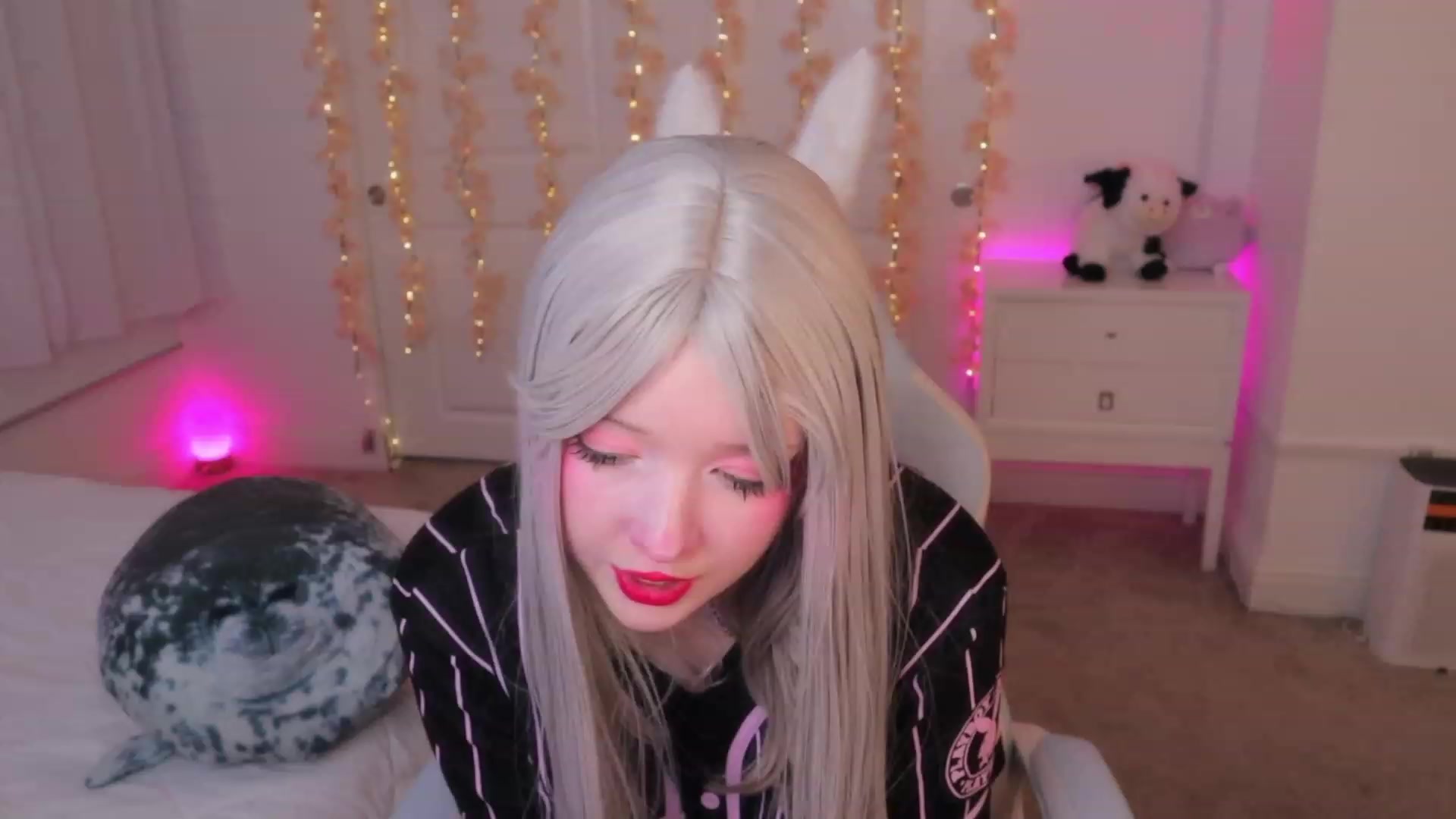 Gallery image thumbnail from SayGoodGirl's myfreecams stream on, 11/14/2023, 04:38 image 5 of 20