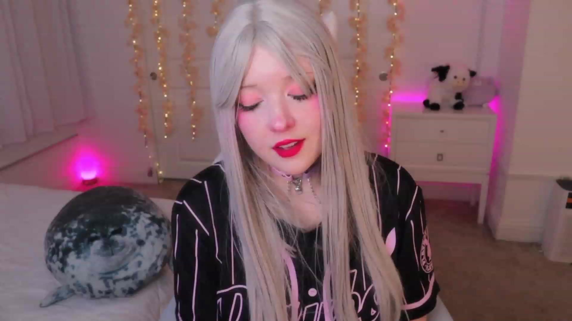 Gallery image thumbnail from SayGoodGirl's myfreecams stream on, 11/14/2023, 04:38 image 4 of 20