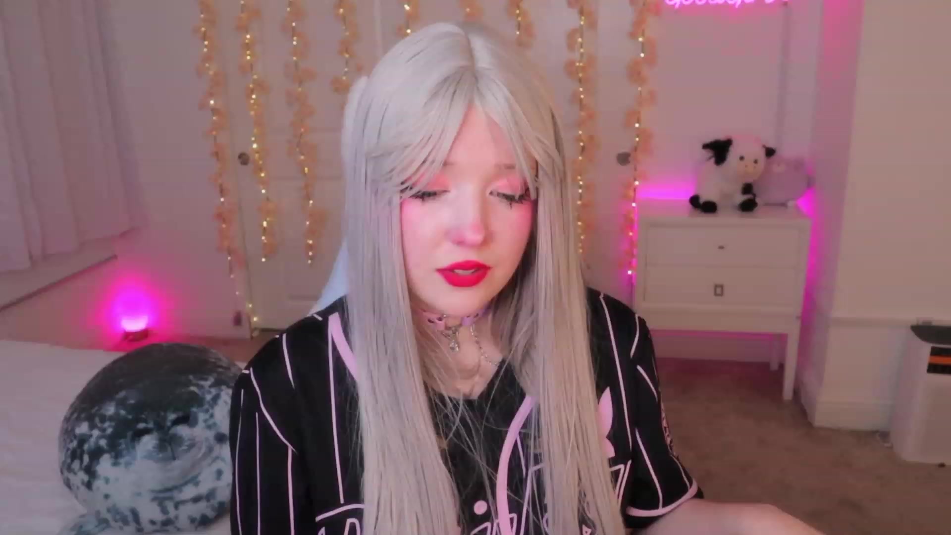 Gallery image thumbnail from SayGoodGirl's myfreecams stream on, 11/14/2023, 04:38 image 15 of 20