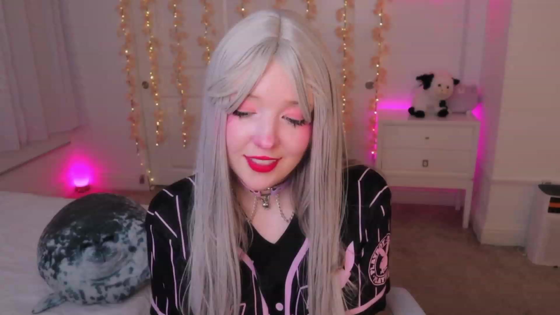 Gallery image thumbnail from SayGoodGirl's myfreecams stream on, 11/14/2023, 04:38 image 10 of 20