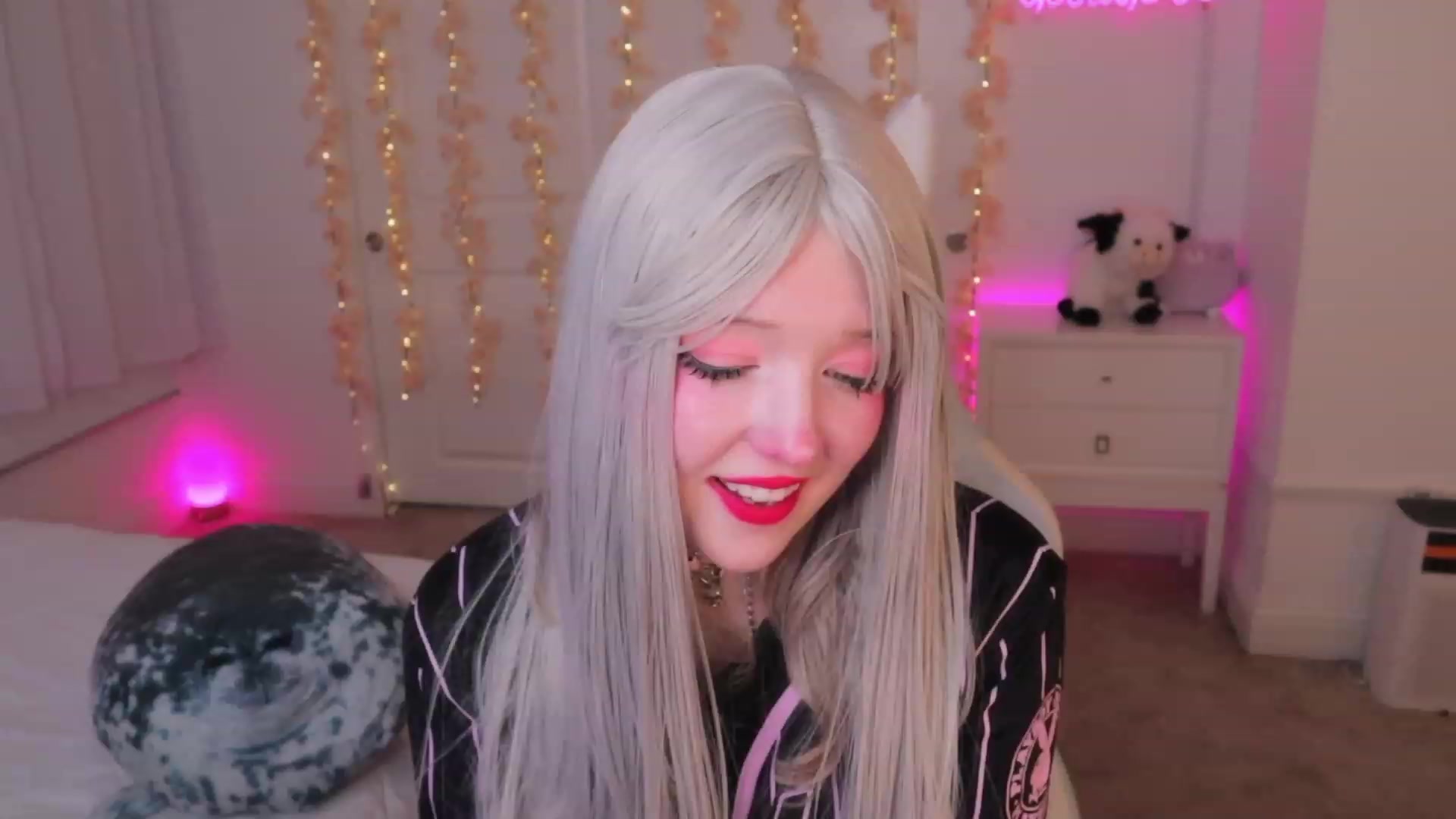Gallery image thumbnail from SayGoodGirl's myfreecams stream on, 11/14/2023, 04:38 image 18 of 20