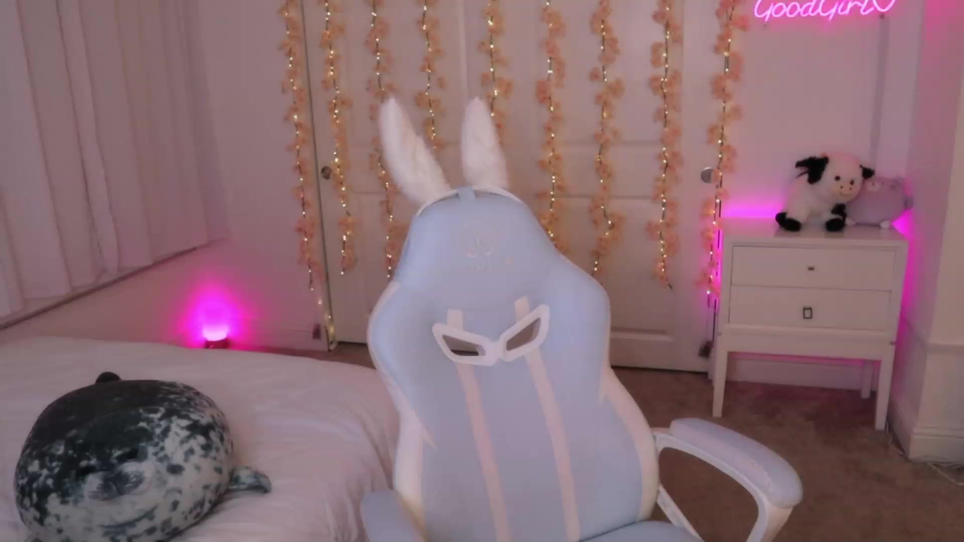 Gallery image thumbnail from SayGoodGirl's myfreecams stream on, 11/27/2023, 03:36 image 9 of 20