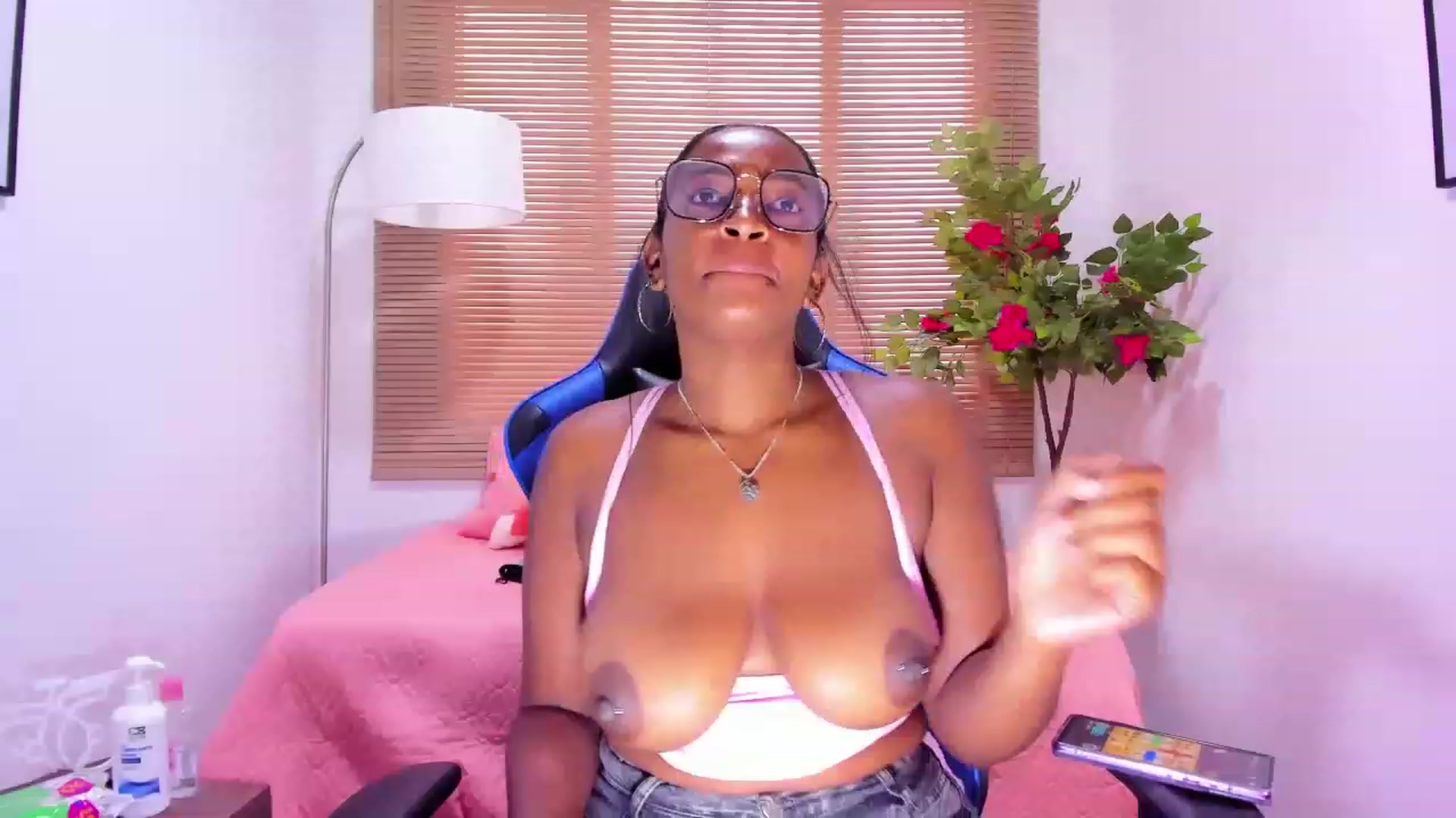 Gallery image thumbnail from Sayle_Jackson's myfreecams stream on, 04/26/2023, 19:02 image 10 of 20
