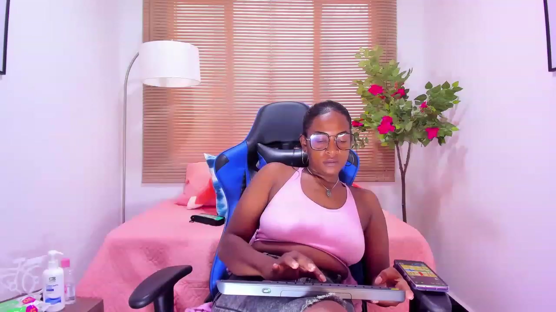 Gallery image thumbnail from Sayle_Jackson's myfreecams stream on, 04/26/2023, 19:02 image 3 of 20