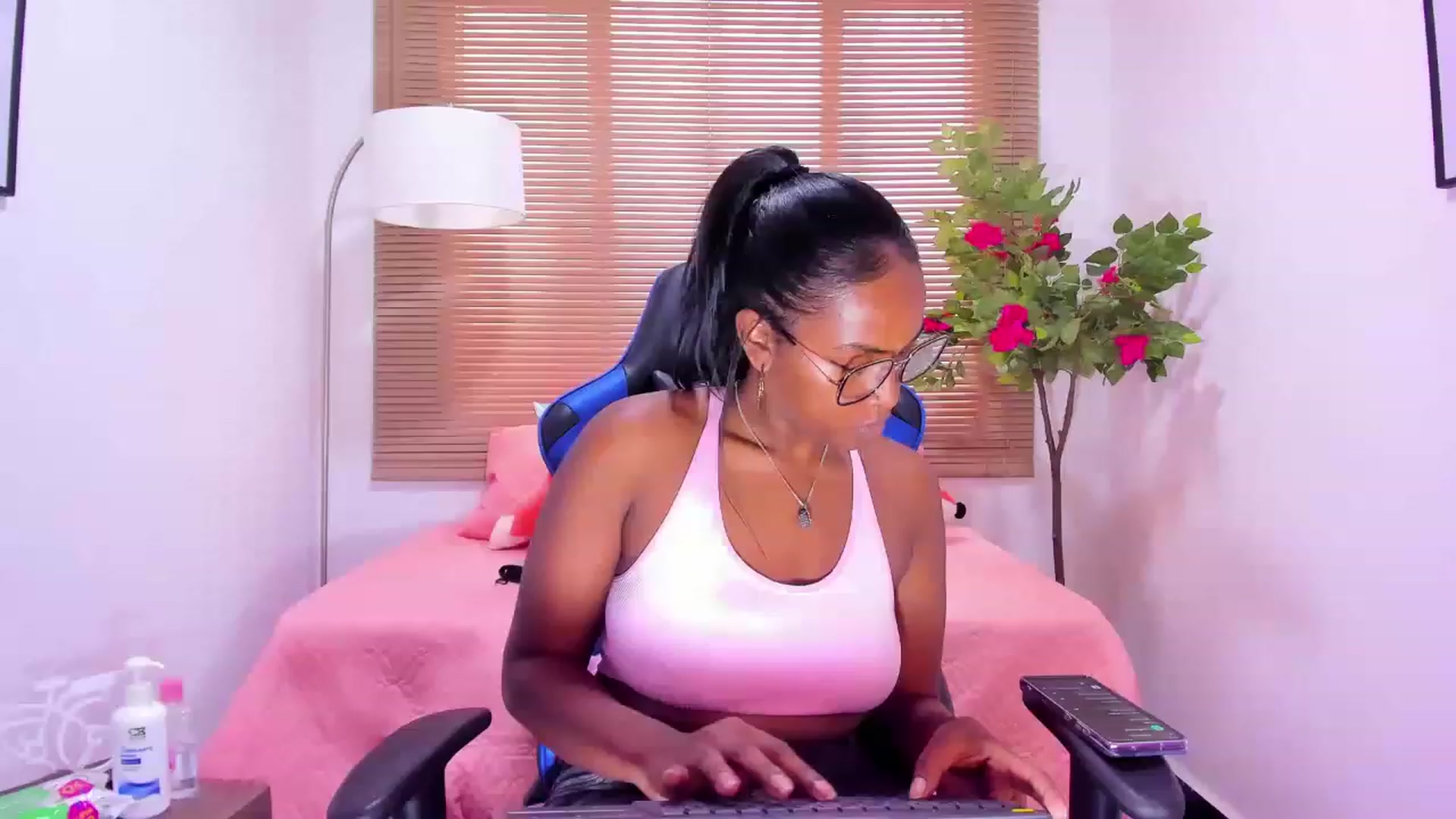 Gallery image thumbnail from Sayle_Jackson's myfreecams stream on, 04/26/2023, 19:02 image 1 of 20