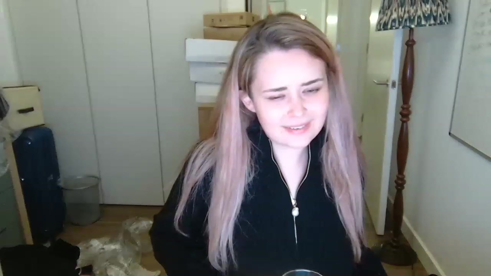 Gallery image thumbnail from SaylemUK's myfreecams stream on, 12/07/2022, 24:03 image 10 of 20