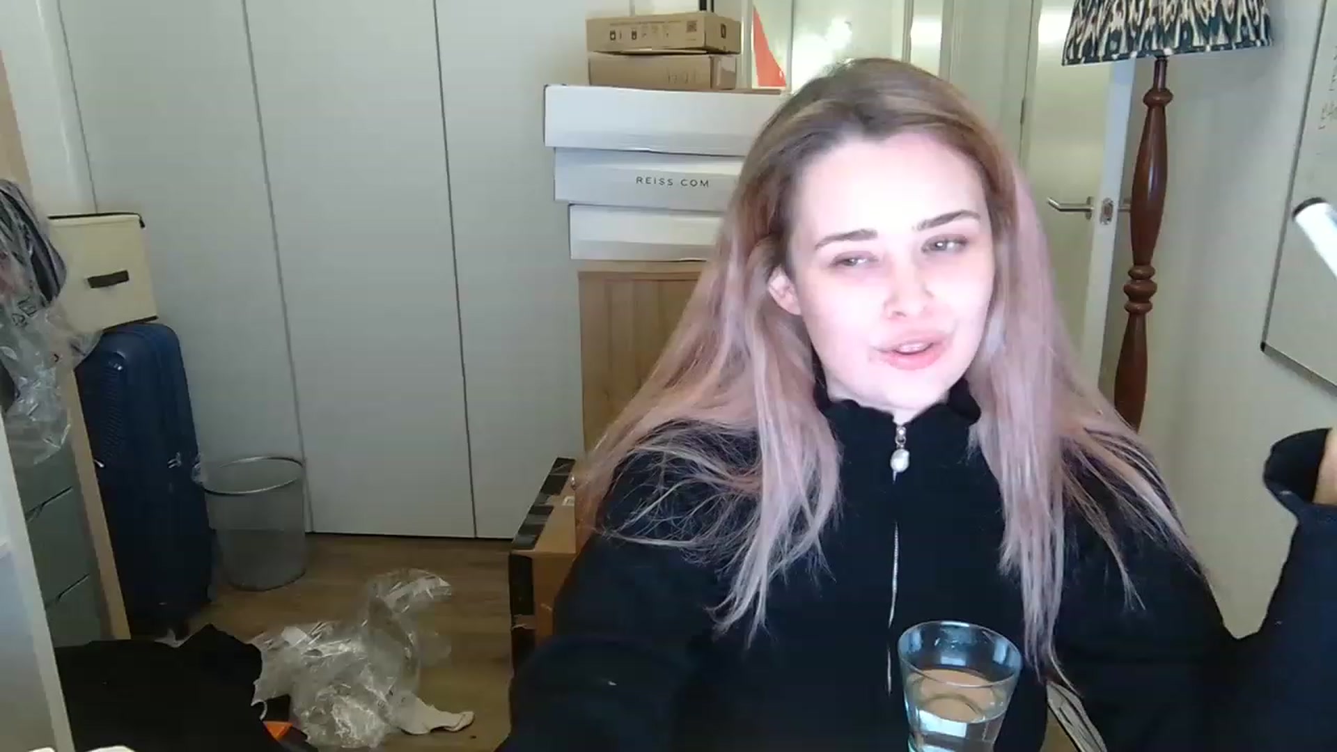 Gallery image thumbnail from SaylemUK's myfreecams stream on, 12/07/2022, 24:03 image 19 of 20