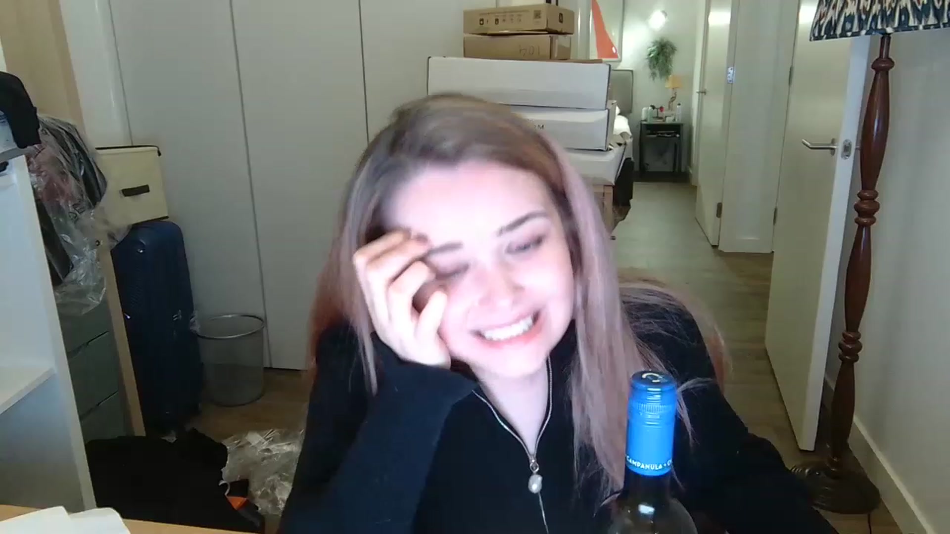 Gallery image thumbnail from SaylemUK's myfreecams stream on, 12/07/2022, 24:03 image 8 of 20