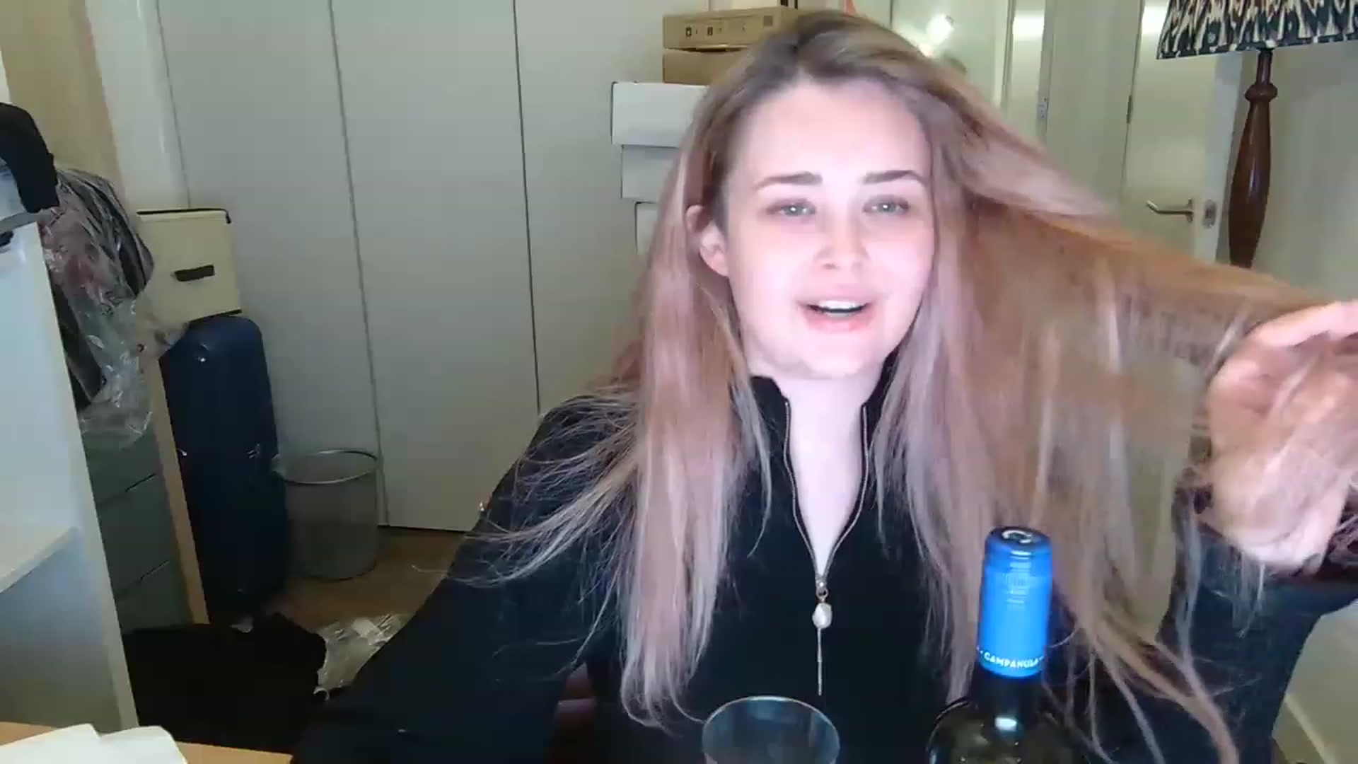 Gallery image thumbnail from SaylemUK's myfreecams stream on, 12/07/2022, 24:03 image 7 of 20