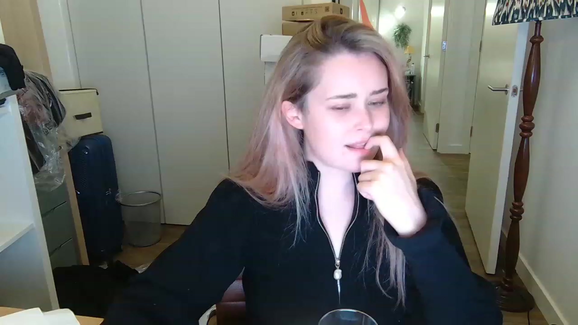 Gallery image thumbnail from SaylemUK's myfreecams stream on, 12/07/2022, 24:03 image 4 of 20