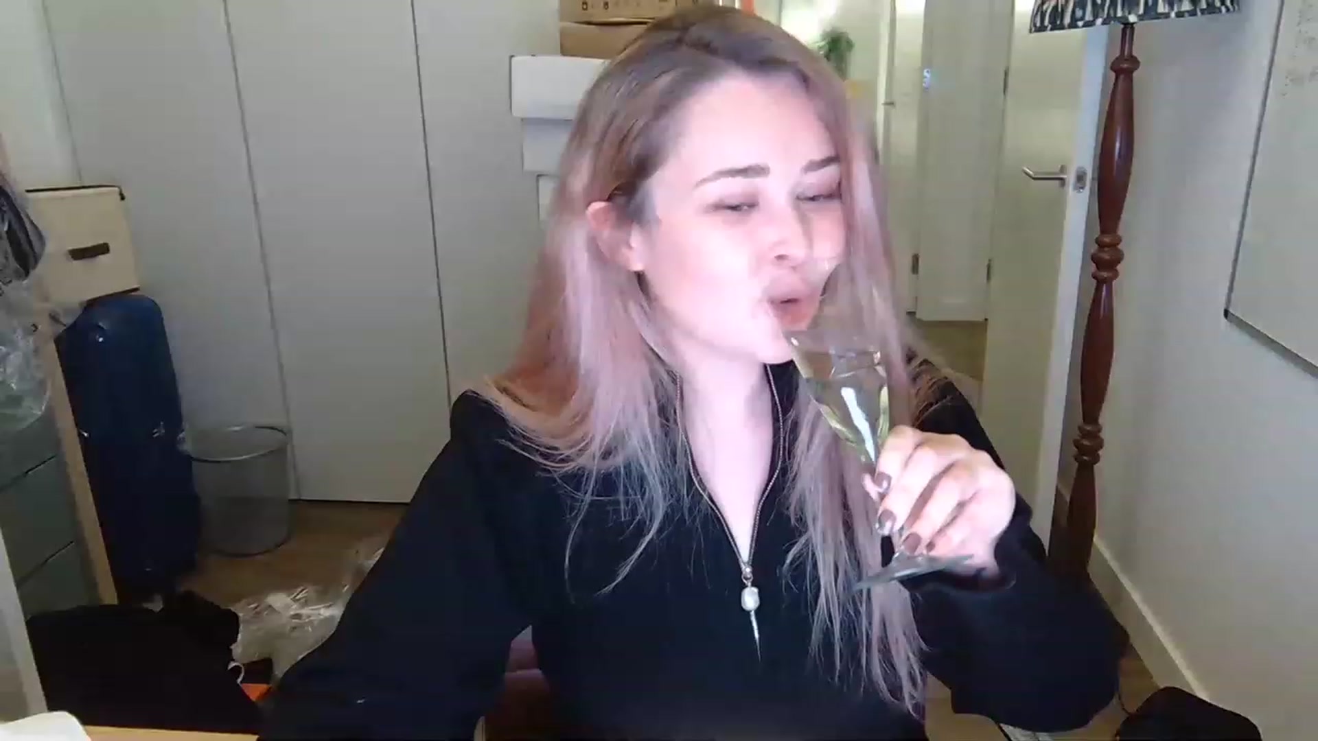 Gallery image thumbnail from SaylemUK's myfreecams stream on, 12/07/2022, 24:03 image 1 of 20