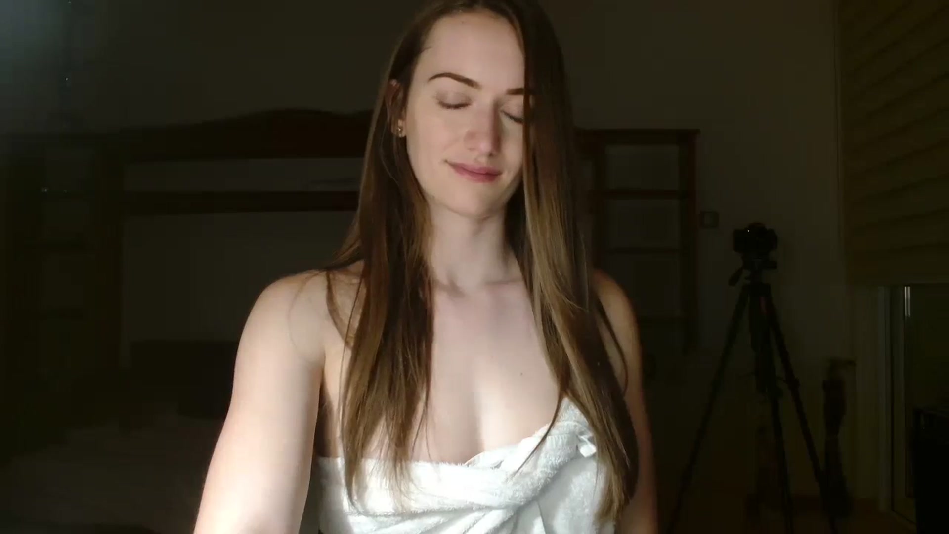 Gallery image thumbnail from Sberrygirl18's myfreecams stream on, 03/05/2024, 20:54 image 18 of 20
