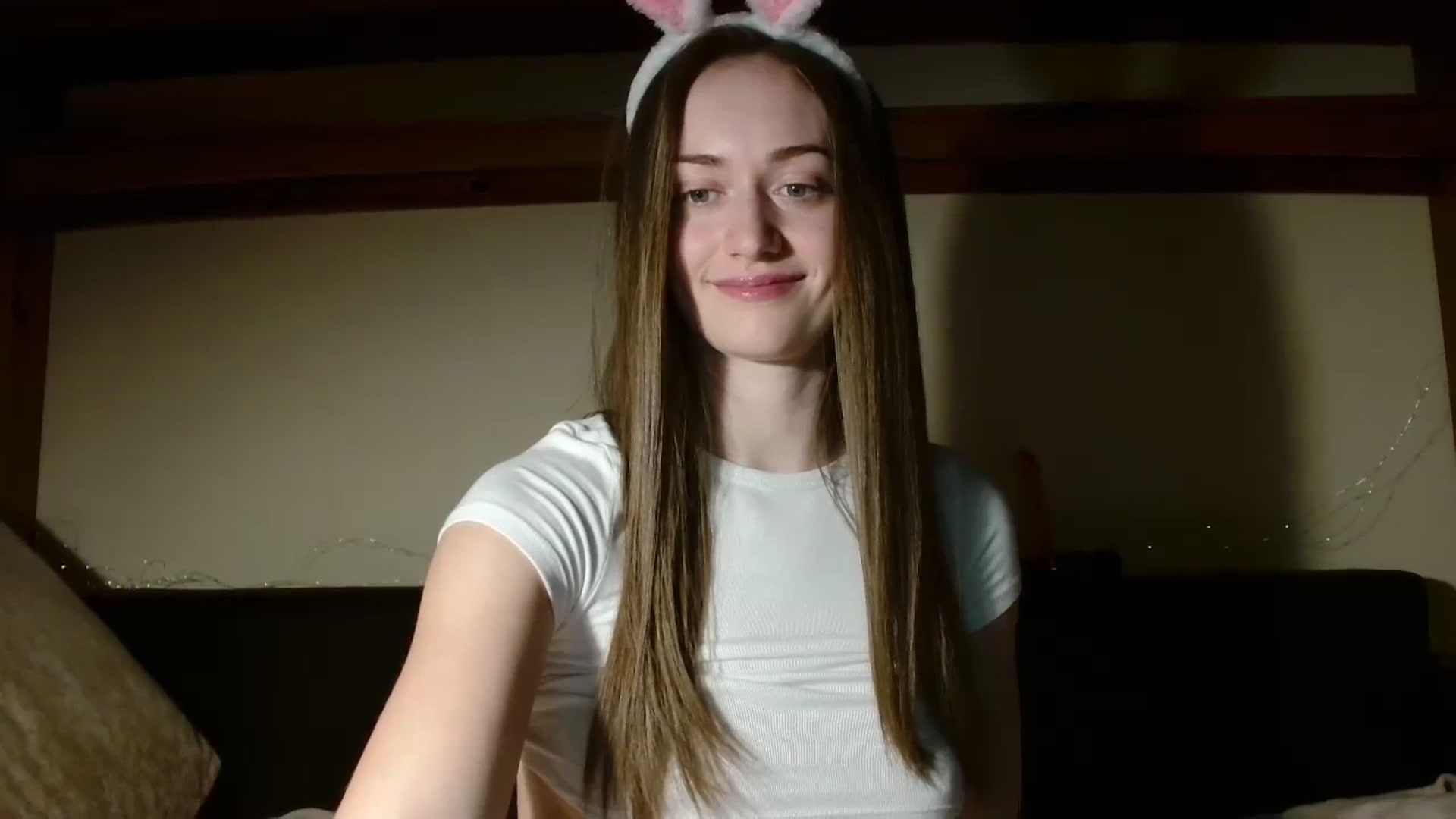 Gallery image thumbnail from Sberrygirl18's myfreecams stream on, 04/01/2024, 18:00 image 15 of 20