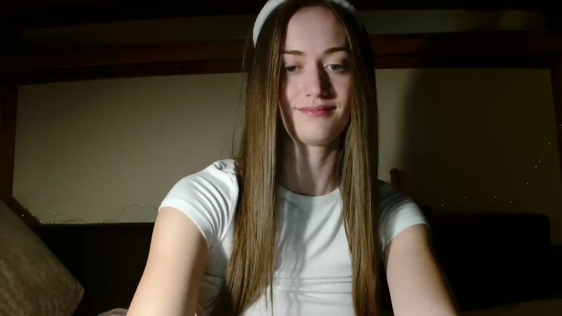 Gallery image thumbnail from Sberrygirl18's myfreecams stream on, 04/01/2024, 18:00 image 18 of 20