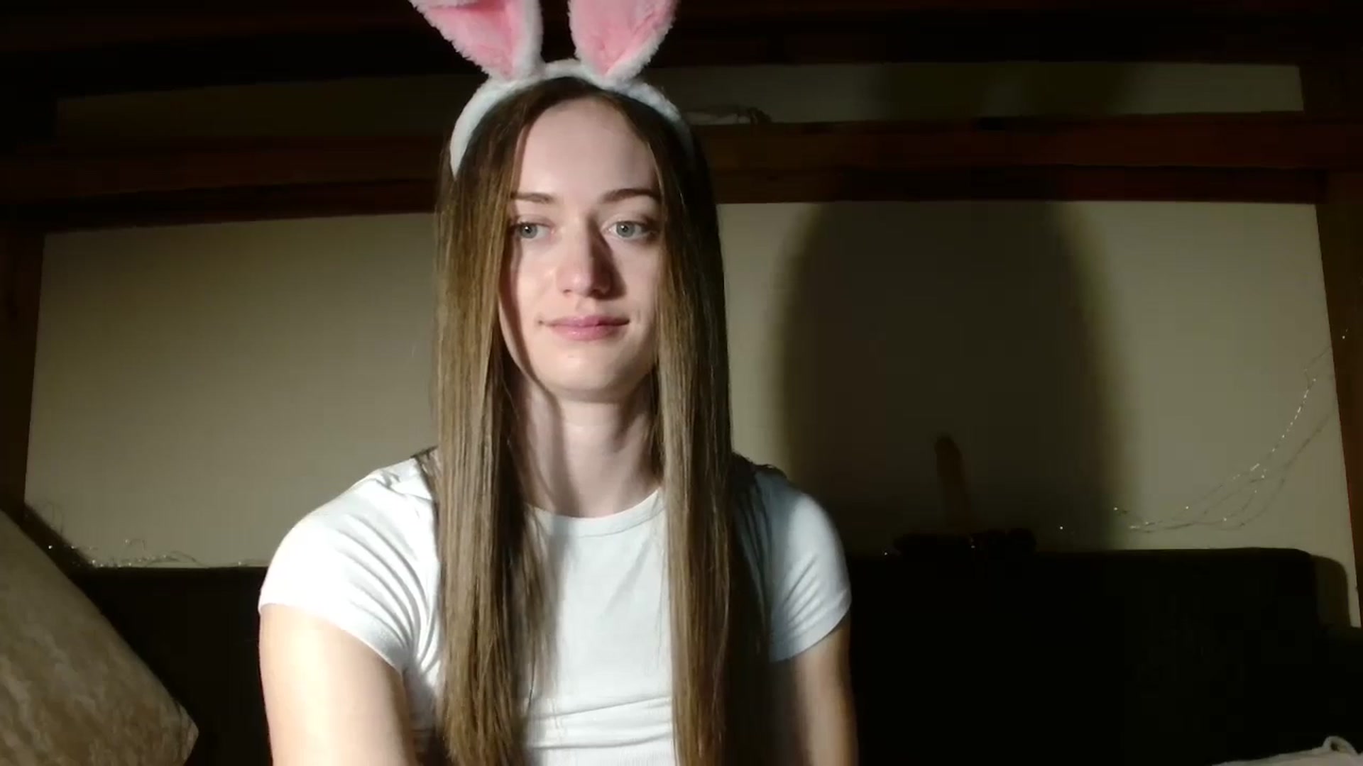 Gallery image thumbnail from Sberrygirl18's myfreecams stream on, 04/01/2024, 18:39 image 14 of 20