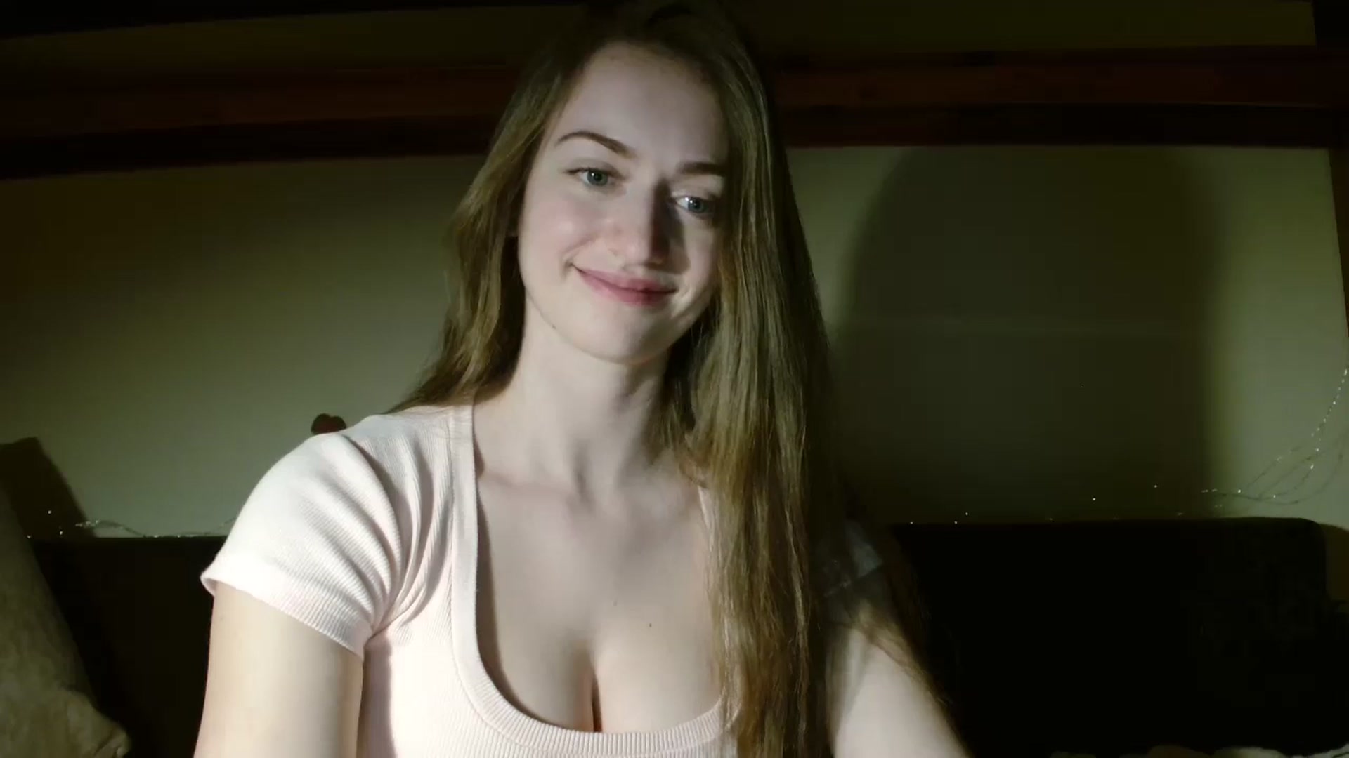 Gallery image thumbnail from Sberrygirl18's myfreecams stream on, 04/07/2024, 18:48 image 19 of 20