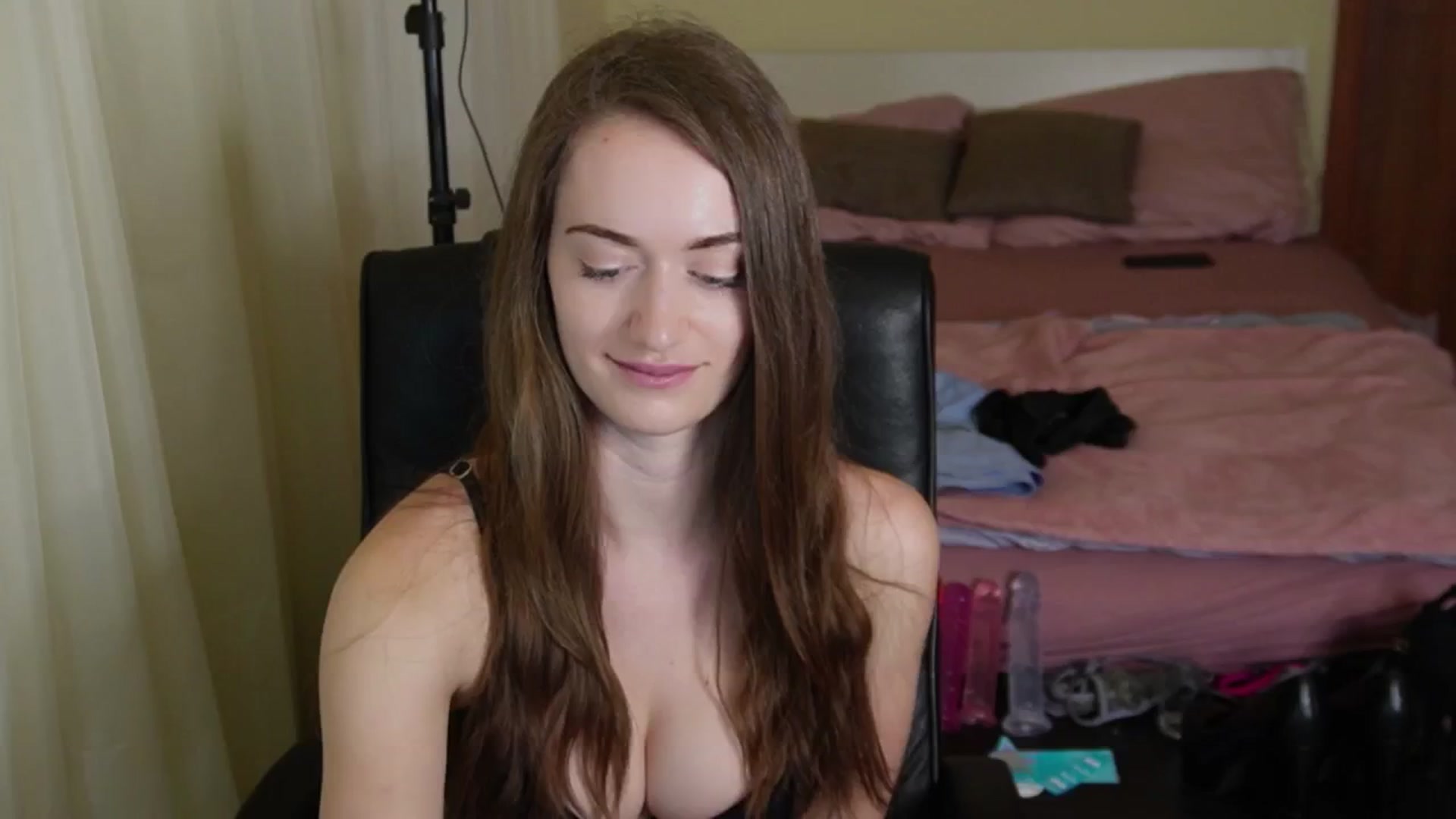 Gallery image thumbnail from Sberrygirl18's myfreecams stream on, 04/24/2024, 13:27 image 10 of 20