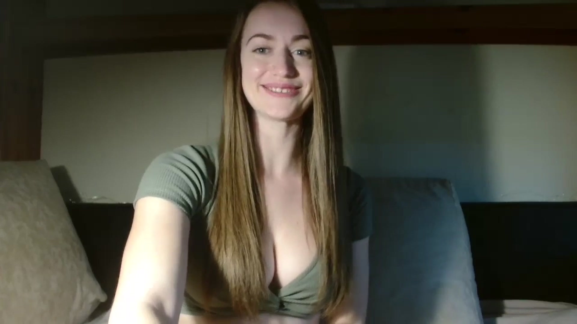 Gallery image thumbnail from Sberrygirl18's myfreecams stream on, 04/27/2024, 18:46 image 9 of 20