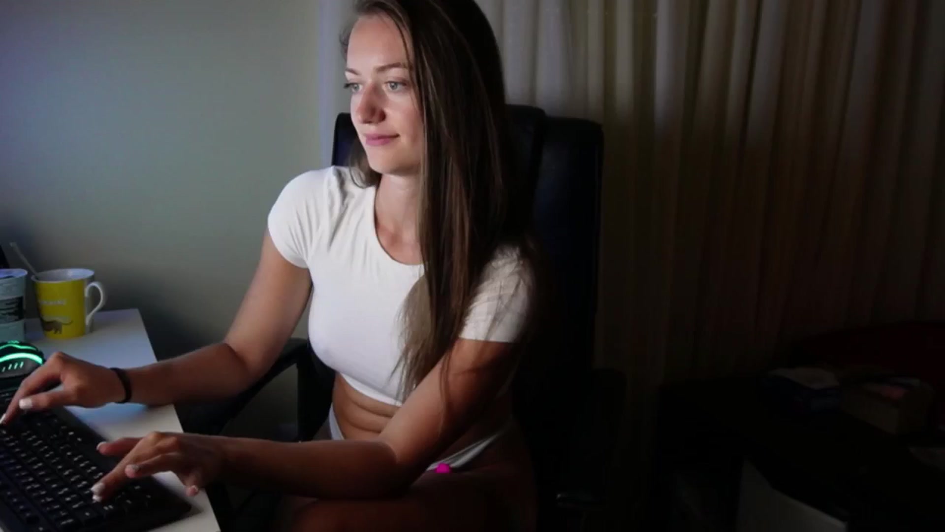 Gallery image thumbnail from Sberrygirl18's myfreecams stream on, 07/16/2024, 16:27 image 2 of 20