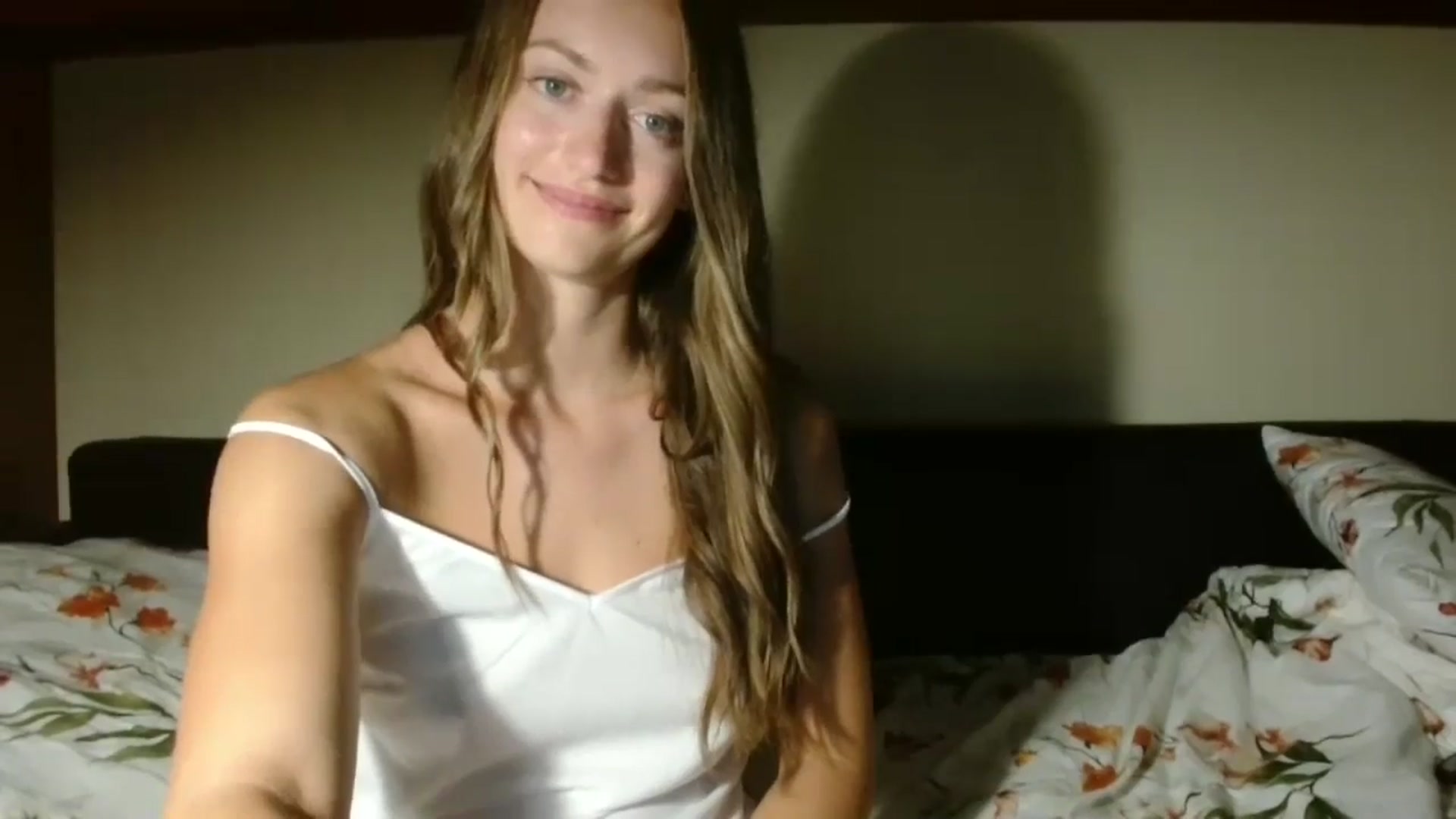 Gallery image thumbnail from Sberrygirl18's myfreecams stream on, 07/18/2024, 19:40 image 17 of 20