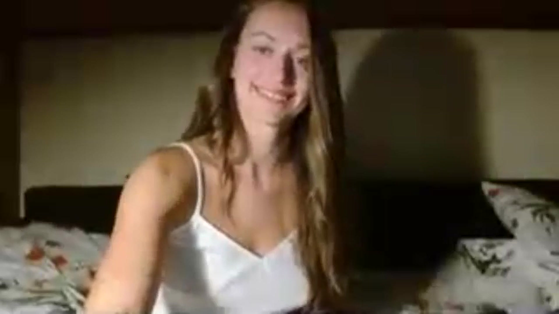 Gallery image thumbnail from Sberrygirl18's myfreecams stream on, 07/18/2024, 19:59 image 18 of 20