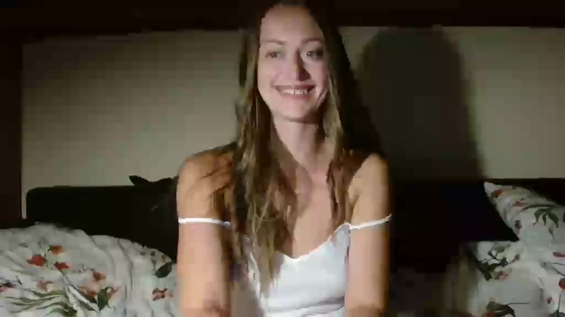 Gallery image thumbnail from Sberrygirl18's myfreecams stream on, 07/18/2024, 20:28 image 3 of 20