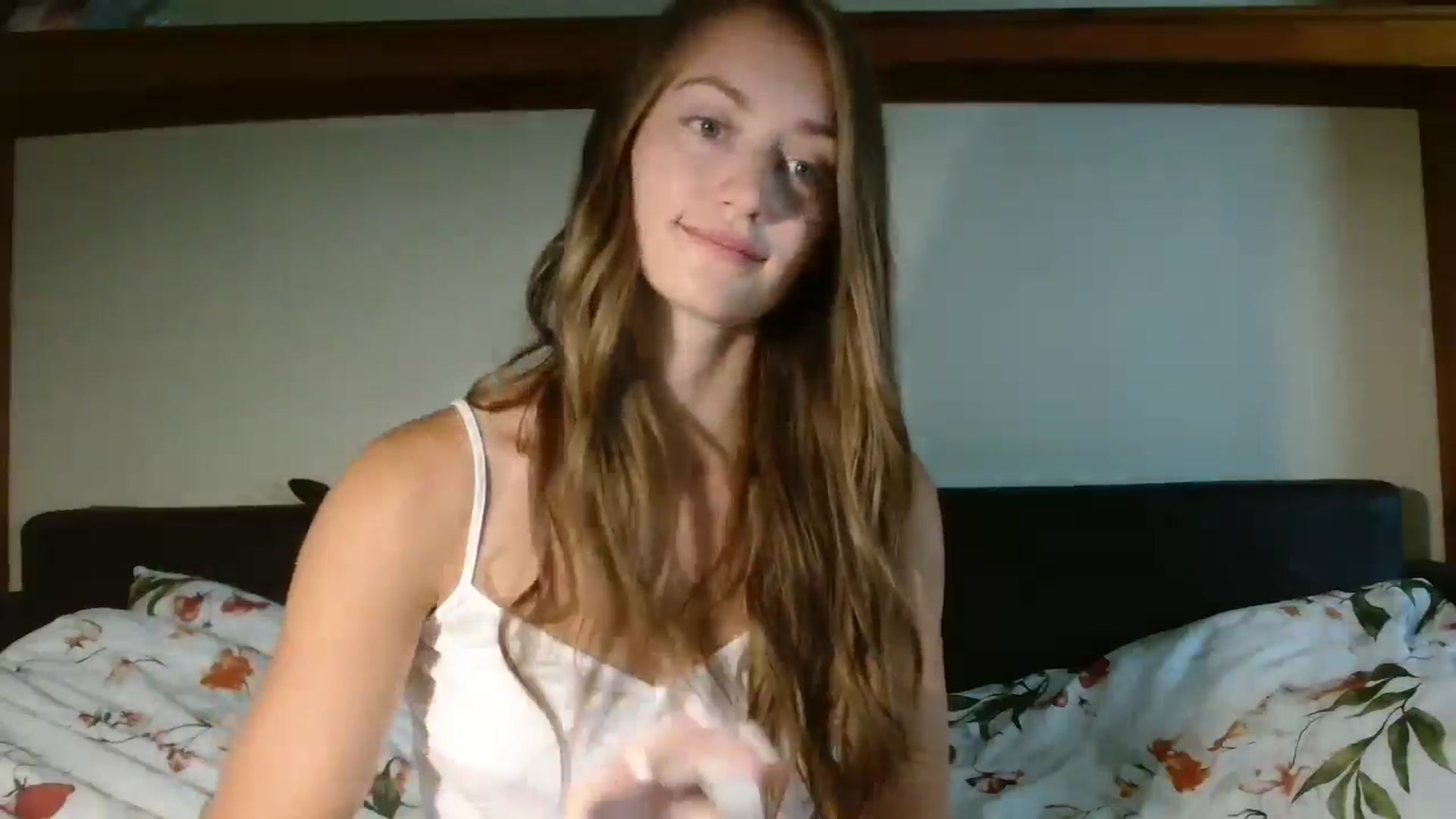 Gallery image thumbnail from Sberrygirl18's myfreecams stream on, 07/19/2024, 12:06 image 9 of 20