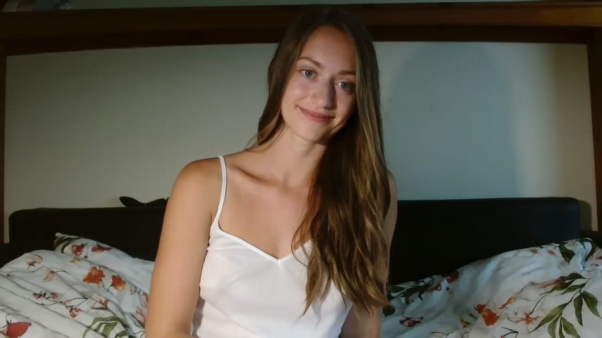 Gallery image thumbnail from Sberrygirl18's myfreecams stream on, 07/19/2024, 12:06 image 3 of 20